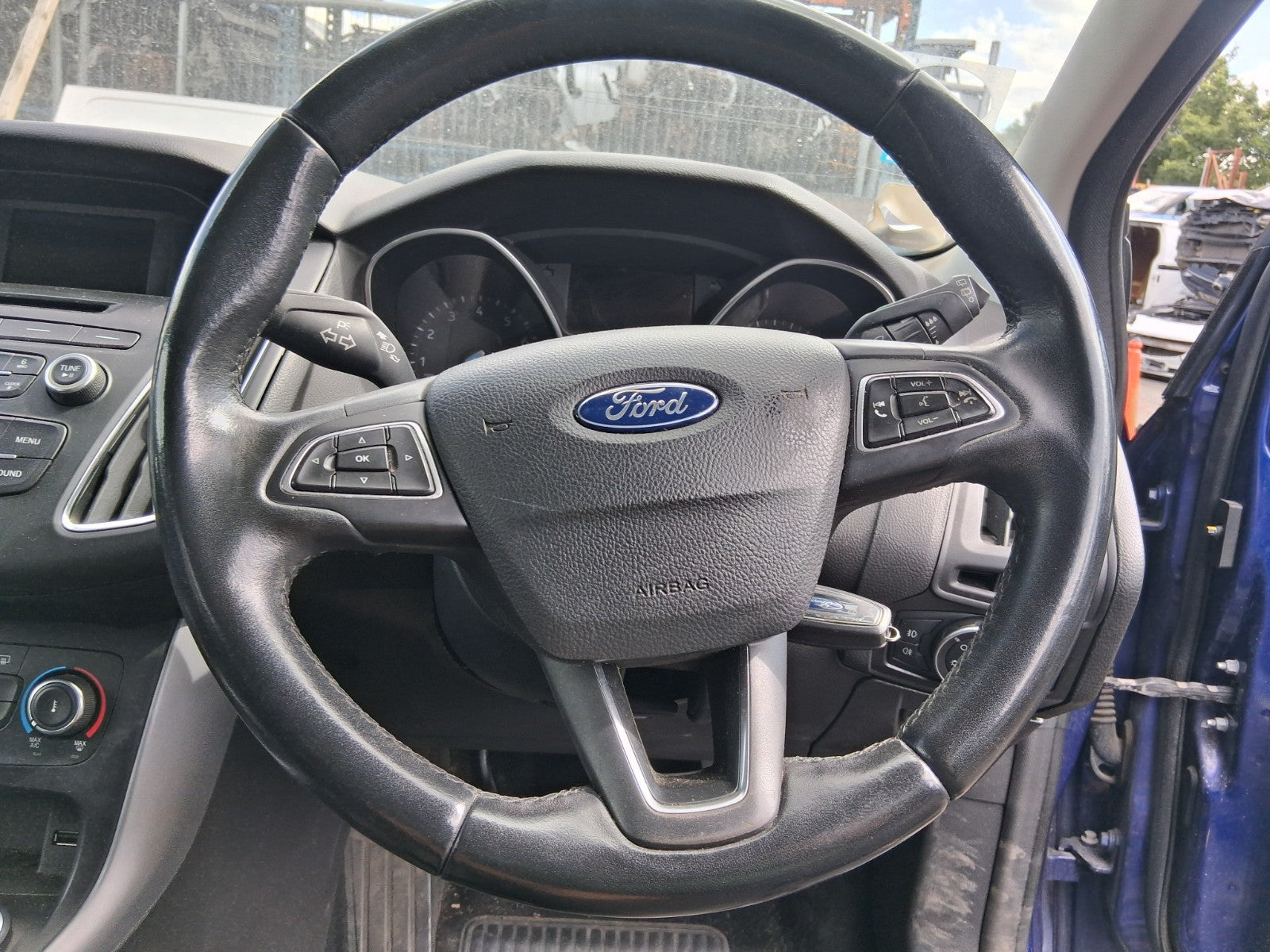 2015 FORD FOCUS MK3 3 SPOKE MULTI FUNCTION LEATHER STEERING WHEEL