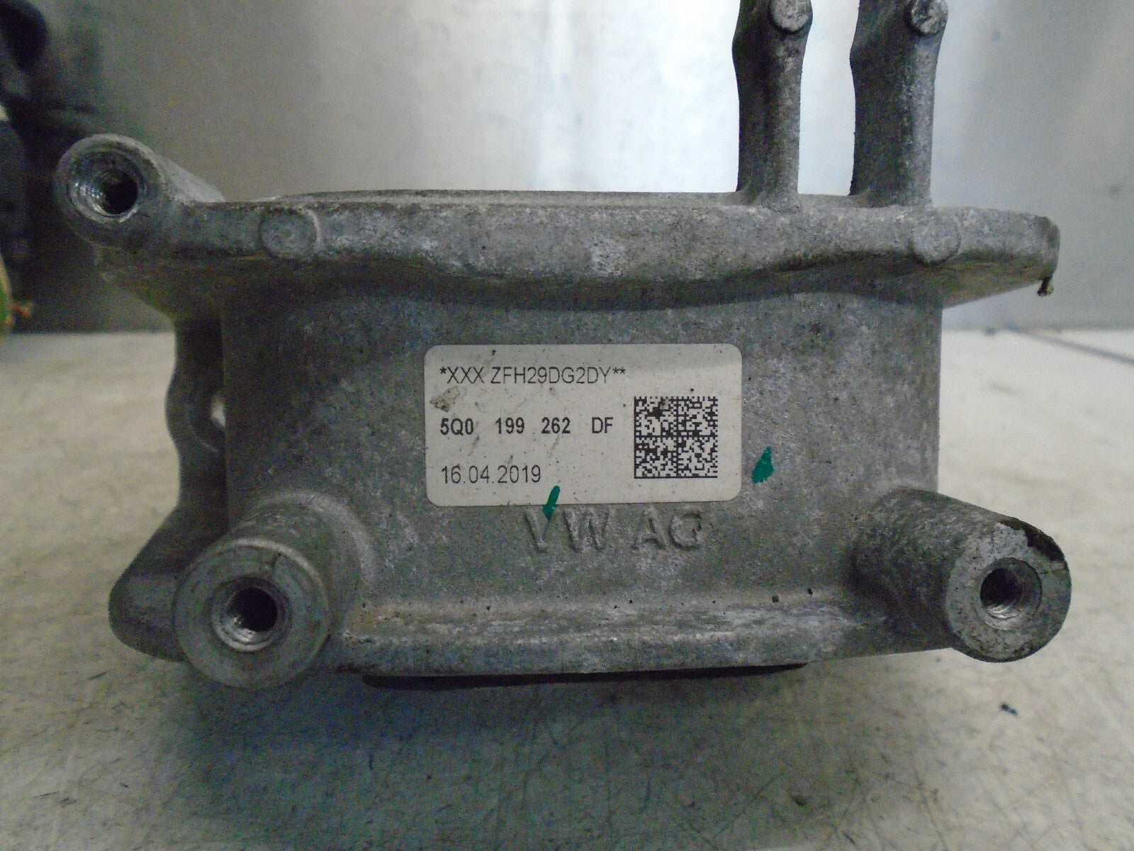 VW VOLKSWAGEN TIGUAN 2018 MK2 2.0 DIESEL DRIVER SIDE GEARBOX MOUNT 5Q0199262DF