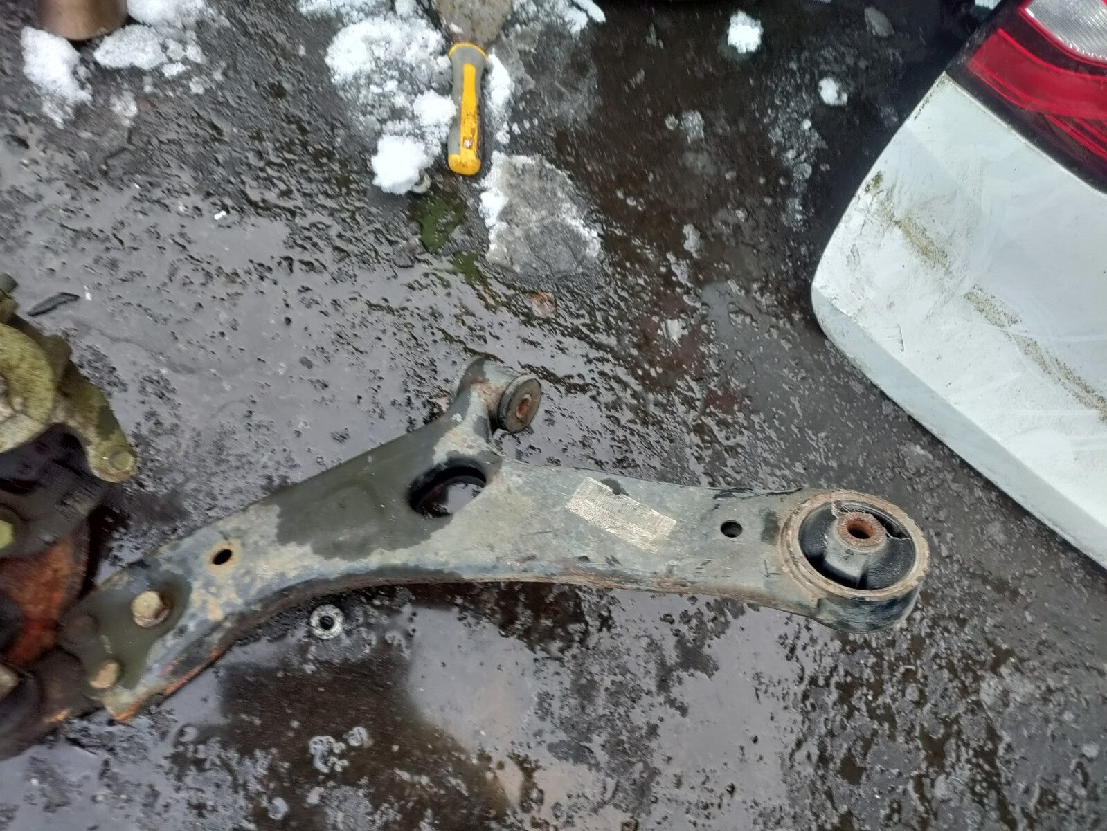 2015 HYUNDAI I40 1.7 DIESEL NSF PASSENGER SIDE FRONT LEG SHOCK, HUB & WISH BONE