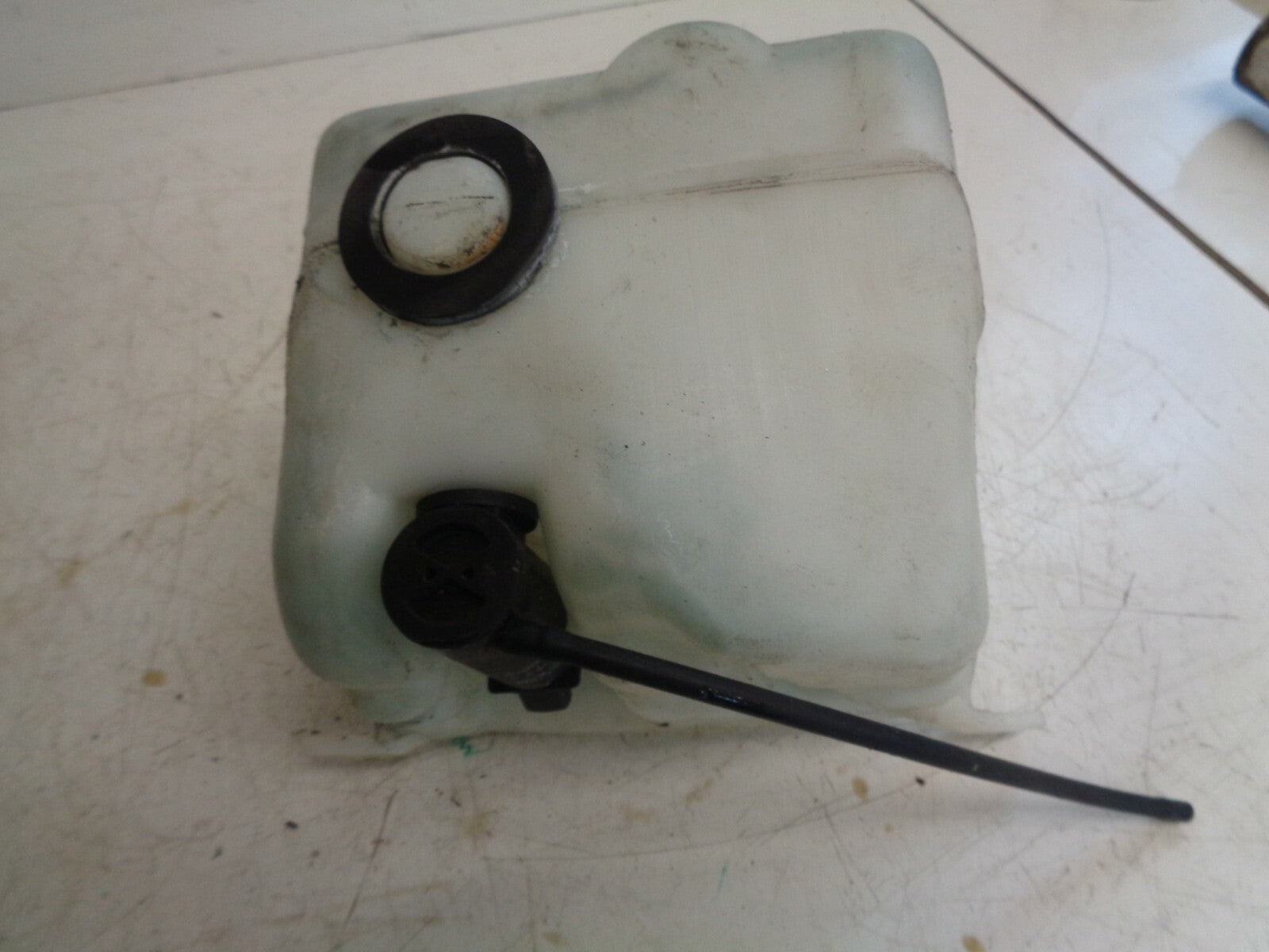 KIA SPORTAGE MK1 2001 COOLANT WATER EXPANSION BOTTLE RESERVOIR