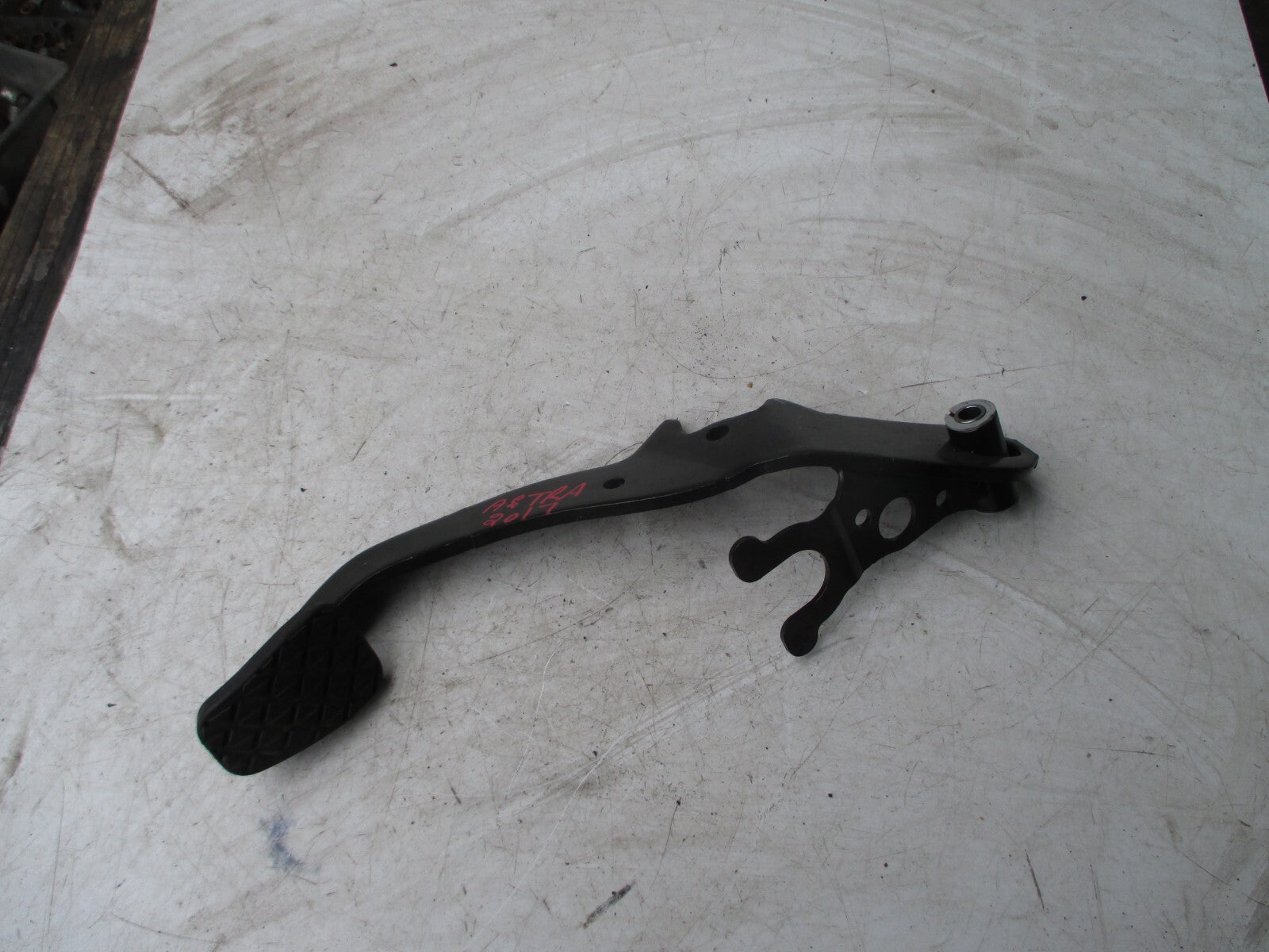 FORD FIESTA MK7 2017 FOOT BRAKE PEDAL ARM UNIT ONLY WITH RUBBER PAD