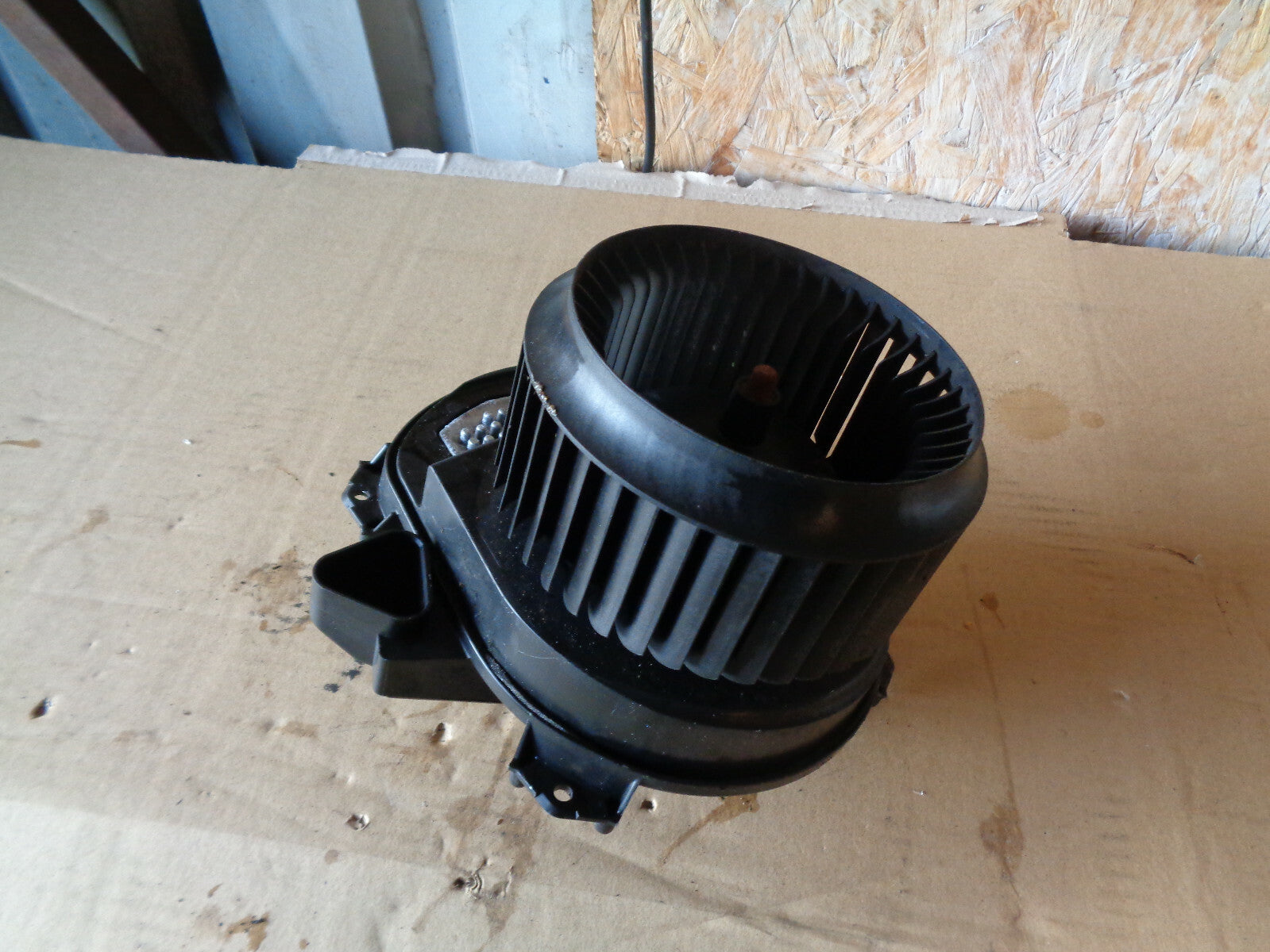 MERCEDES A CLASS A180 2017 HEATHER AIR BLOWER MOTOR FAN ASSEMBLY A2469064300