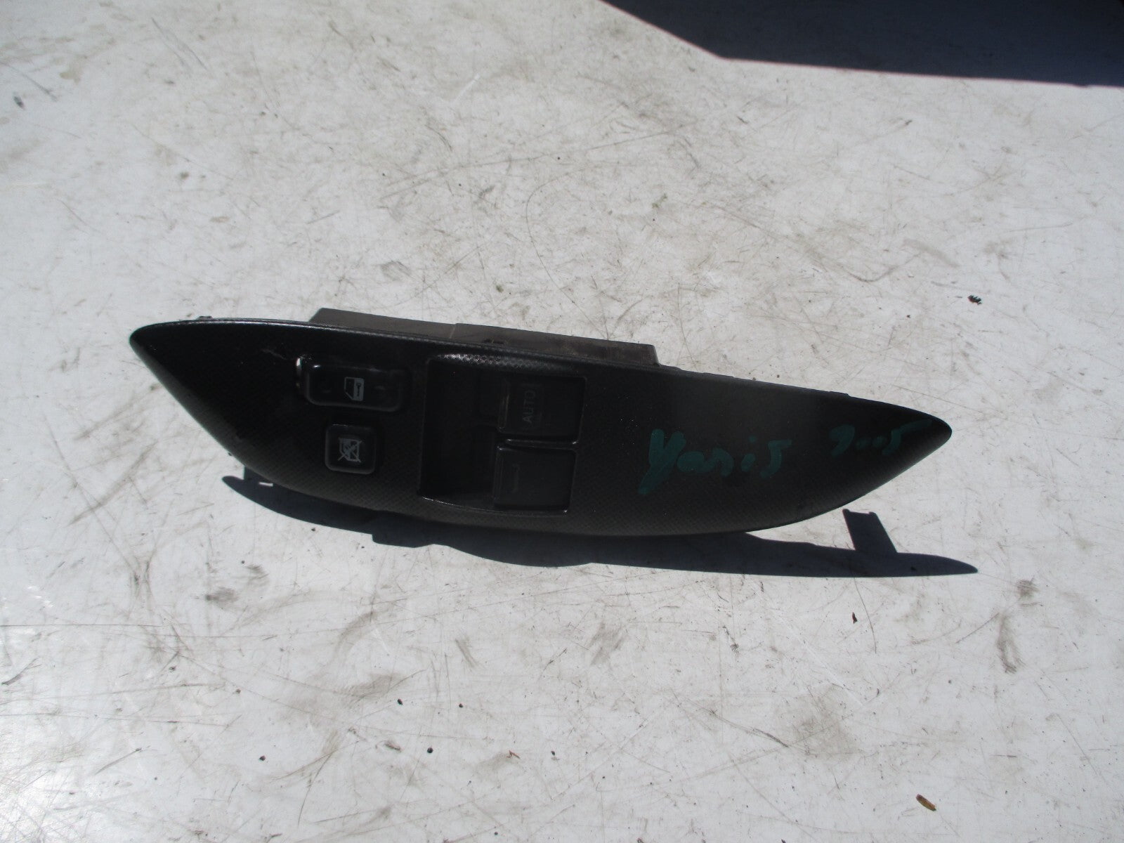 TOYOTA YARIS MK1 2004 OSF DRIVER SIDE FRONT WINDOW CONTROL AUTO SWITCH