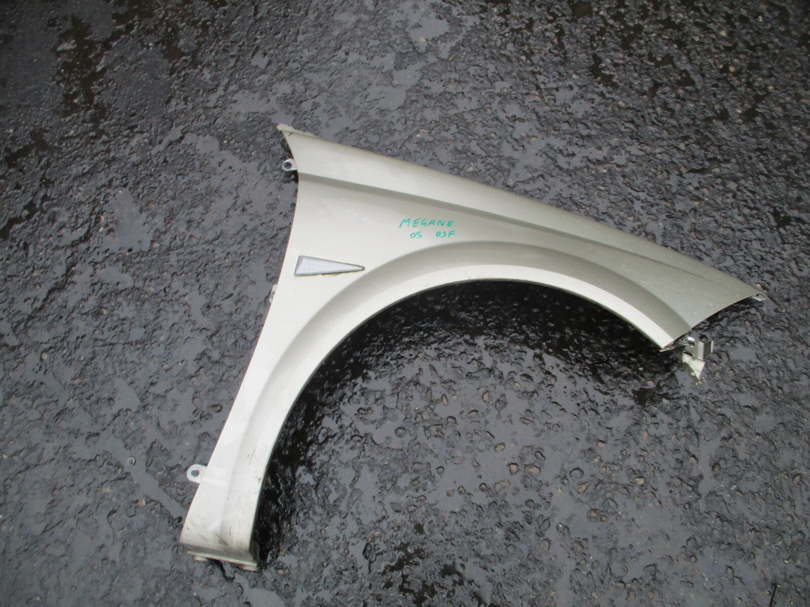2005 RENAULT MEGANE MK2 OF DRIVER SIDE WING PANEL GOLDEN