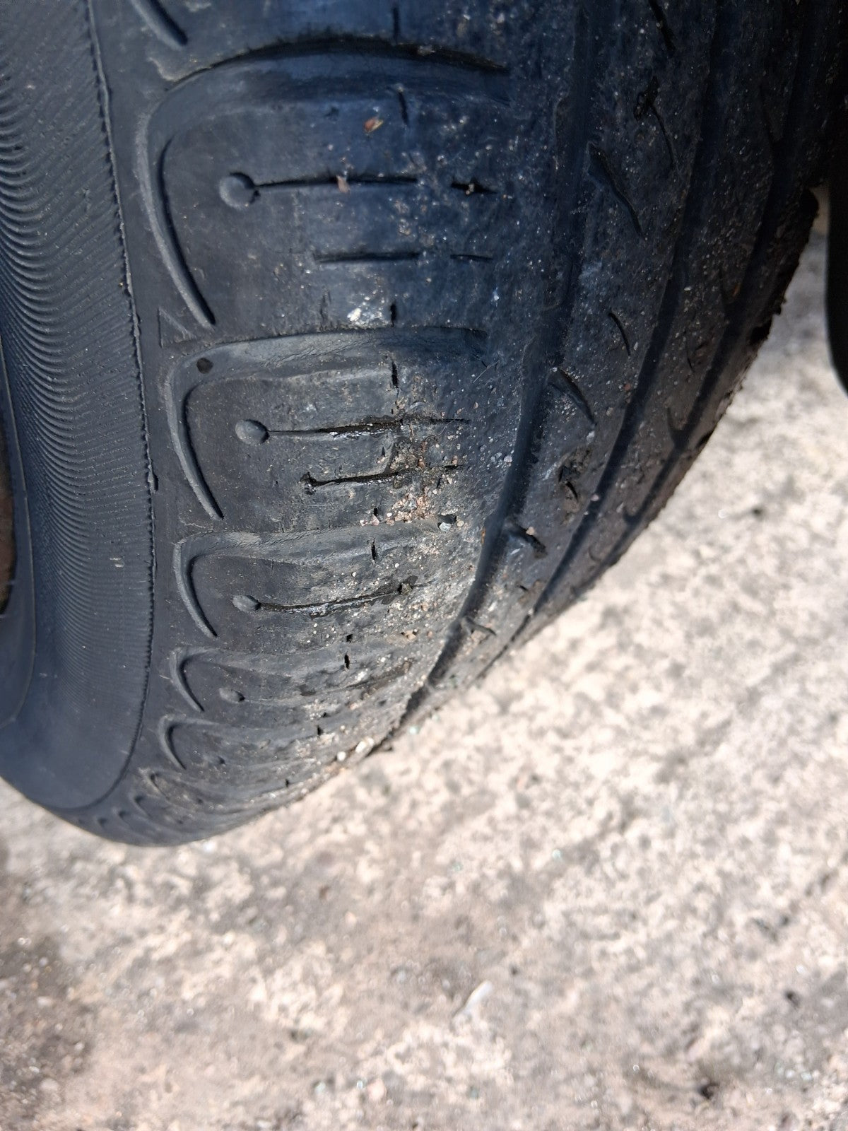 2011 VW VOLKSWAGEN FOX 3 DOOR 14 INCH ALLOY WHEEL WITH TYRE 185/60R14