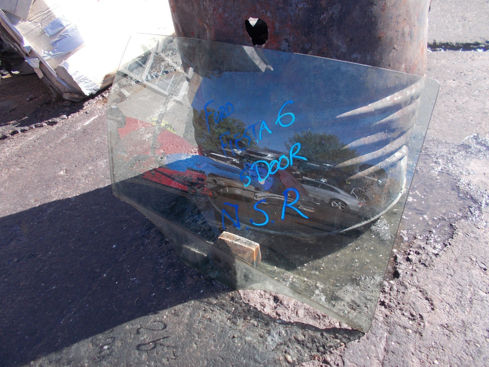 FORD FIESTA MK6 NSR PASSENGER SIDE REAR DOOR GLASS