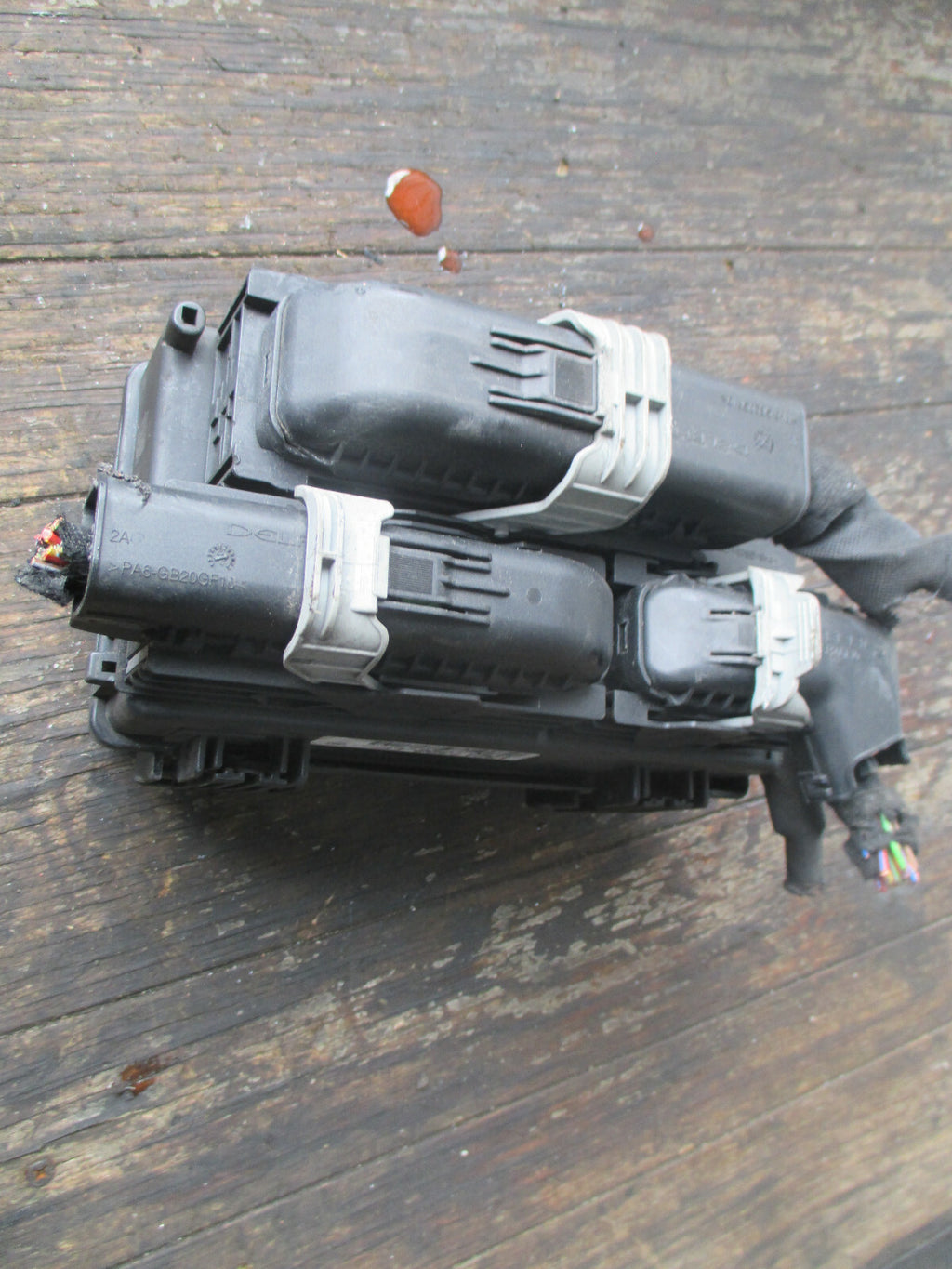 VAUXHALL CORSA D 1.4 PETROL UNDER BONNET RELAY FUSE BOX 13217392