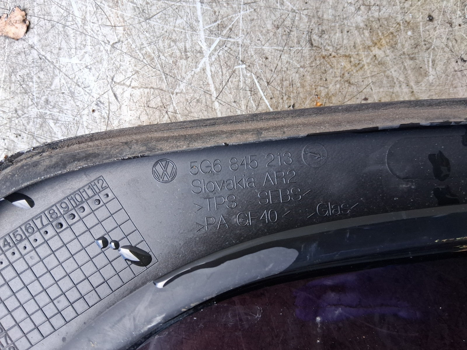 2013 VW VOLKSWAGEN GOLF MK7 NSR PASSENGER SIDE REAR QUARTER GLASS 5G6845213