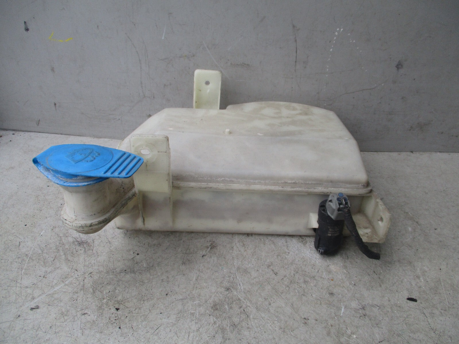 2020 LDV SAIC V80 WINDSCREEN WASHER WATER BOTTLE RESERVOIR TANK