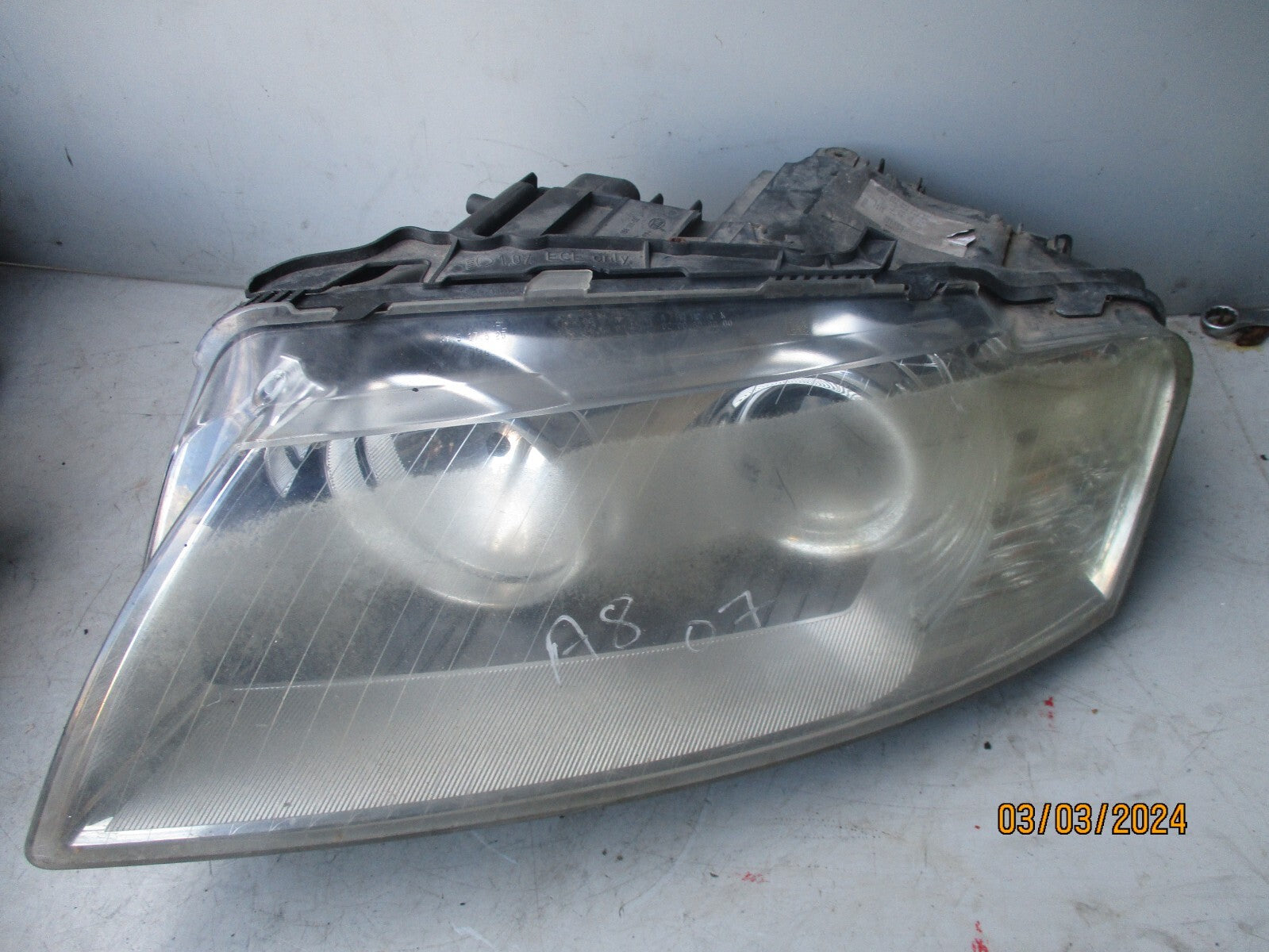 AUDI A8 2008 NSF PASSENGER SIDE FRONT HEADLIGHT HEADLAMP 4E0941003BN