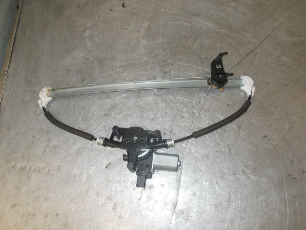 MAZDA 3 BM (MK3) 2016 5 DOOR OSR DRIVER SIDE REAR WINDOW MOTOR BHP15958X