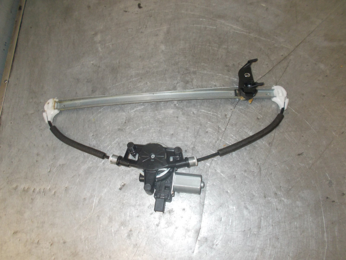 MAZDA 3 BM (MK3) 2016 5 DOOR OSR DRIVER SIDE REAR WINDOW MOTOR BHP15958X
