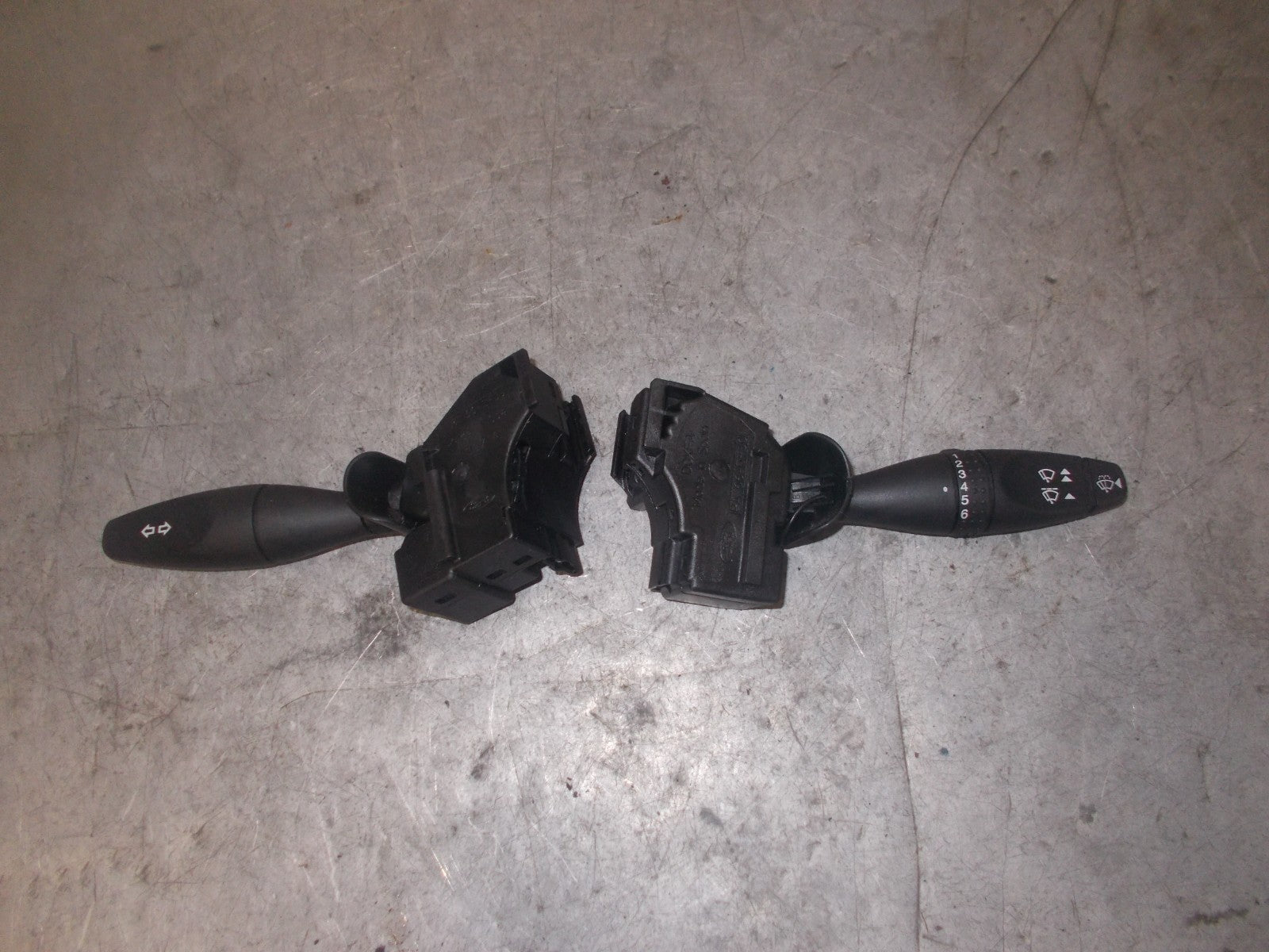 FORD FIESTA MK6 HEADLIGHT WIPER STALKS SWITCHES 1S7T17A553 1S7T13335