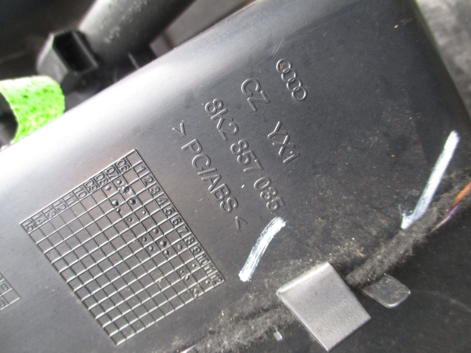2008 AUDI A4 B8 PASSENGER SIDE STORAGE COMPARTMENT GLOVEBOX