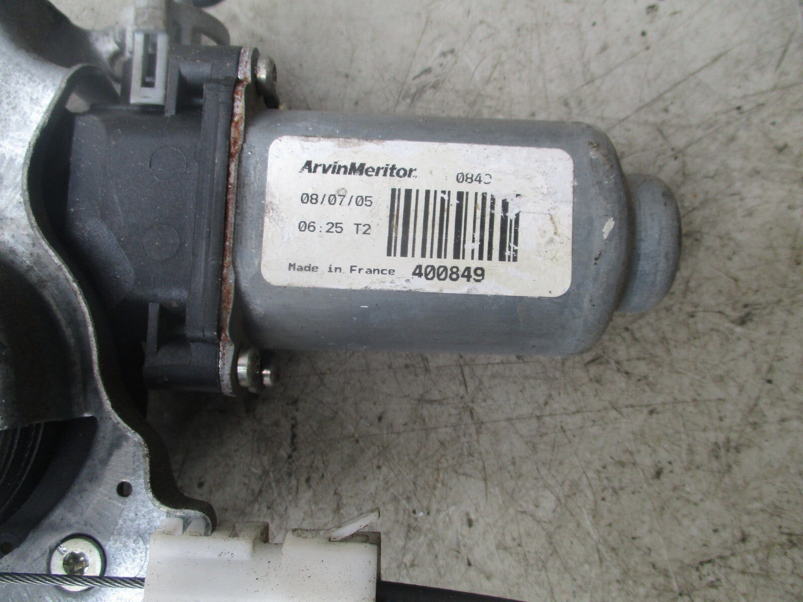 NISSAN PATHFINDER D40 2006 NSF PASSENGER SIDE FRONT WINDOW REGULATOR MOTOR 40084