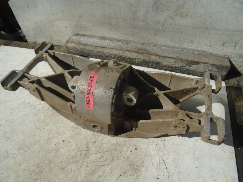 JAGUAR XF 2015 2.2 AUTOMATIC DIESEL GEARBOX MOUNT FW936A026CC