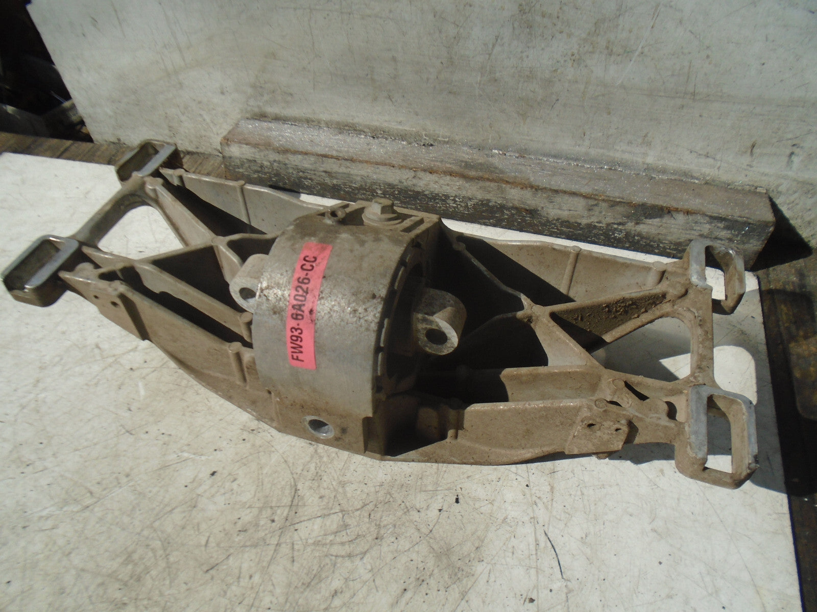 JAGUAR XF 2015 2.2 AUTOMATIC DIESEL GEARBOX MOUNT FW936A026CC