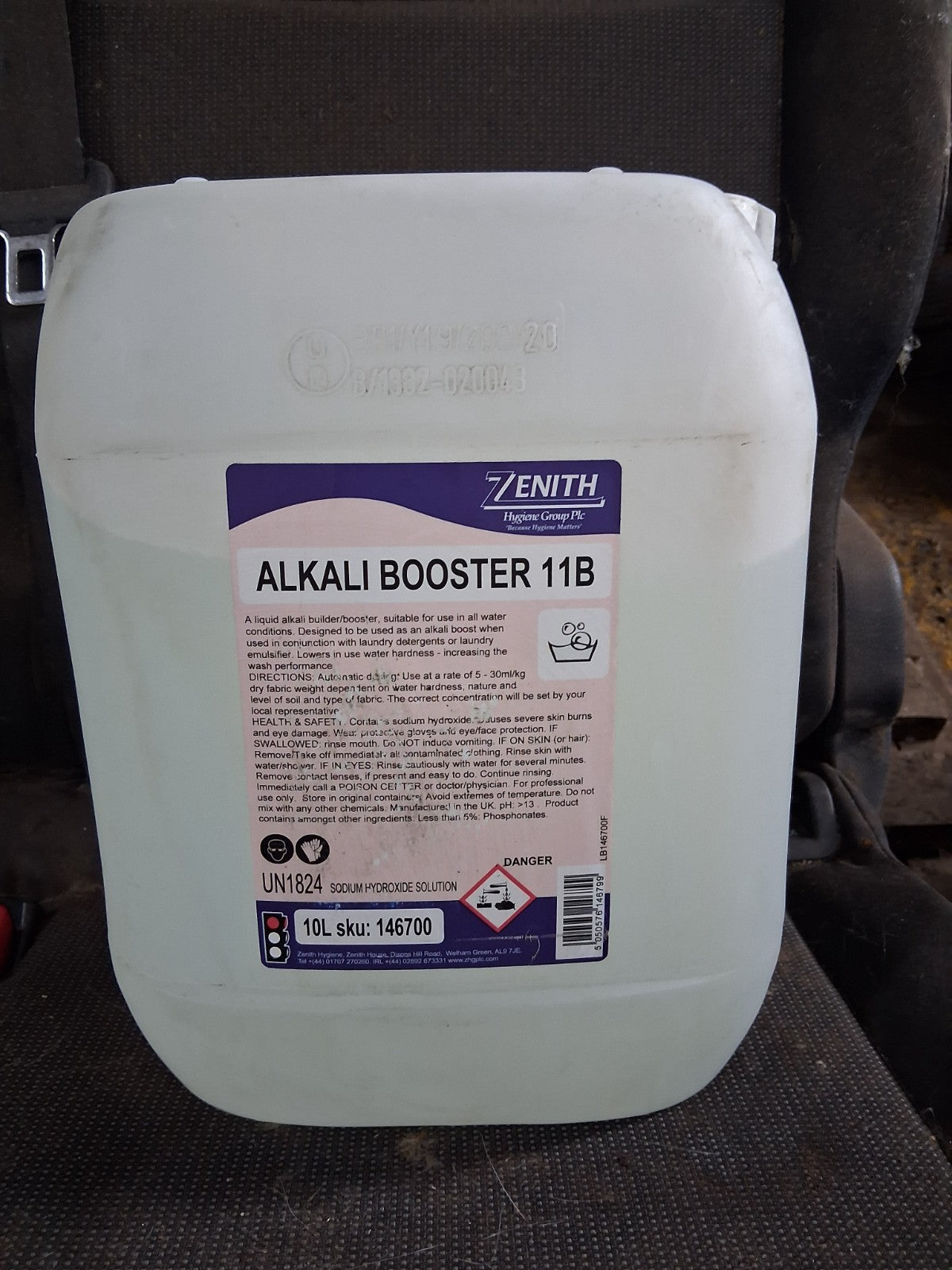 ZENITH HYGIENE ALKALI BOOSTER 11B DETERGENT WASHING SOLUTION 10KG