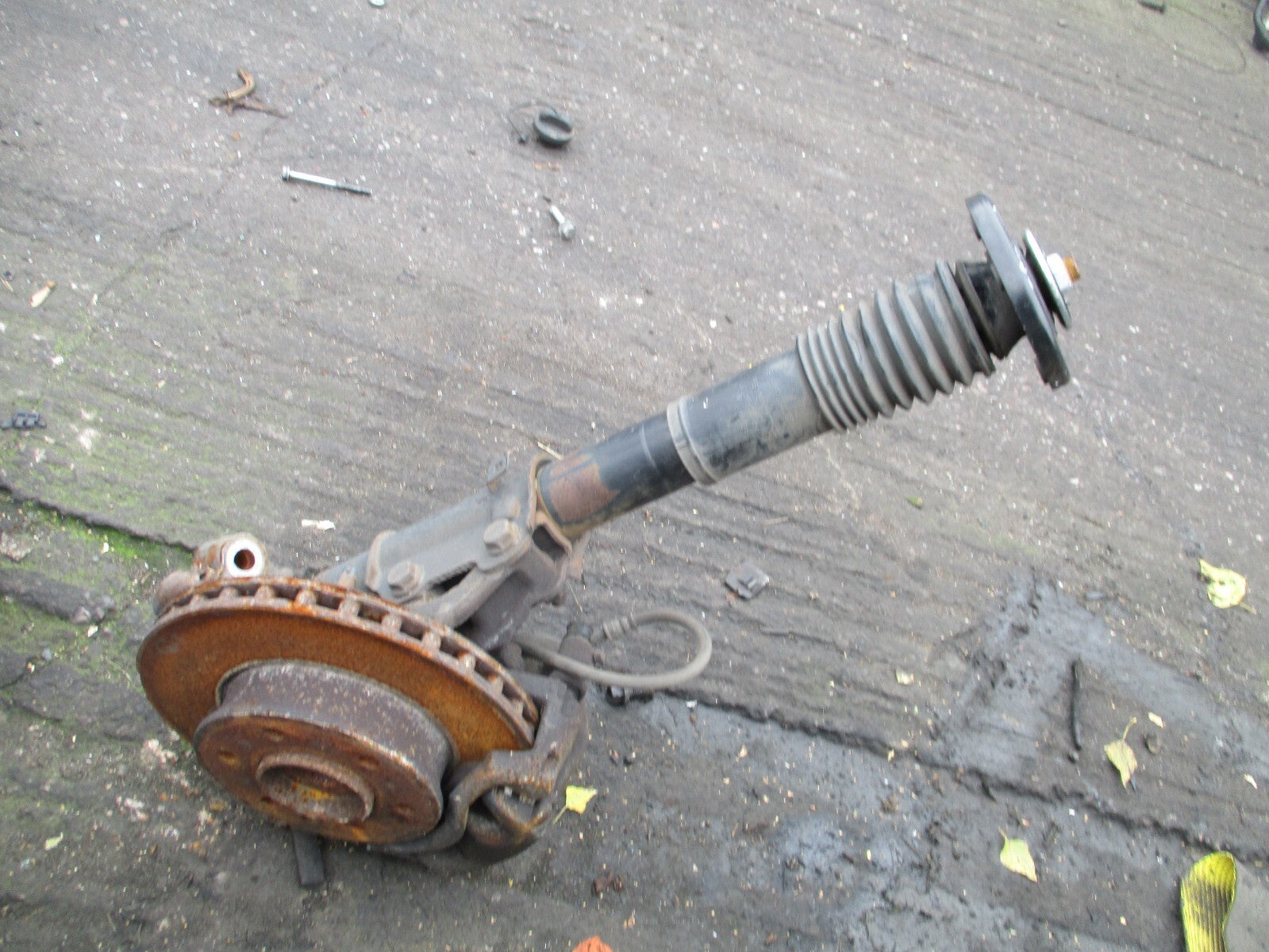 2021 MERCEDES BENZ SPRINTER W907 2.1 DIESEL NSF PASSENGER FRONT SHOCK LEG HUB