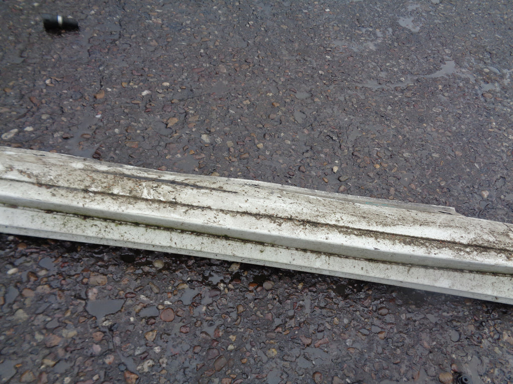 MERCEDES A CLASS A180 2017 5 DOOR OS DRIVER SIDE SKIRT PLASTIC TRIM WHITE DAMAGE