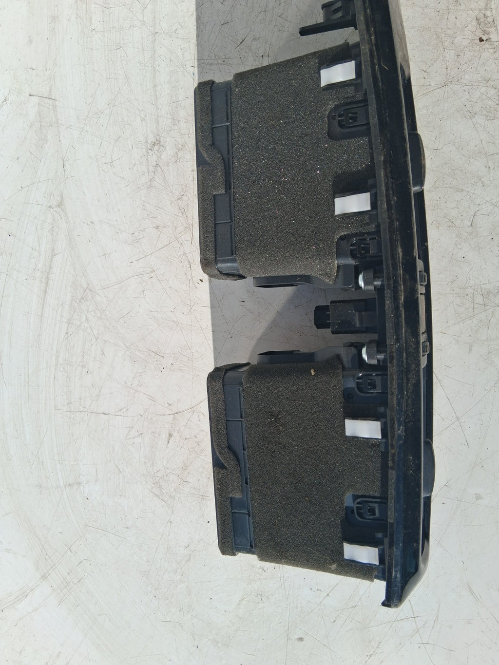 2013 MAZDA CX5 DASHBOARD CENTRE AIR VENTS AND SURROUND TRIM KD7755256