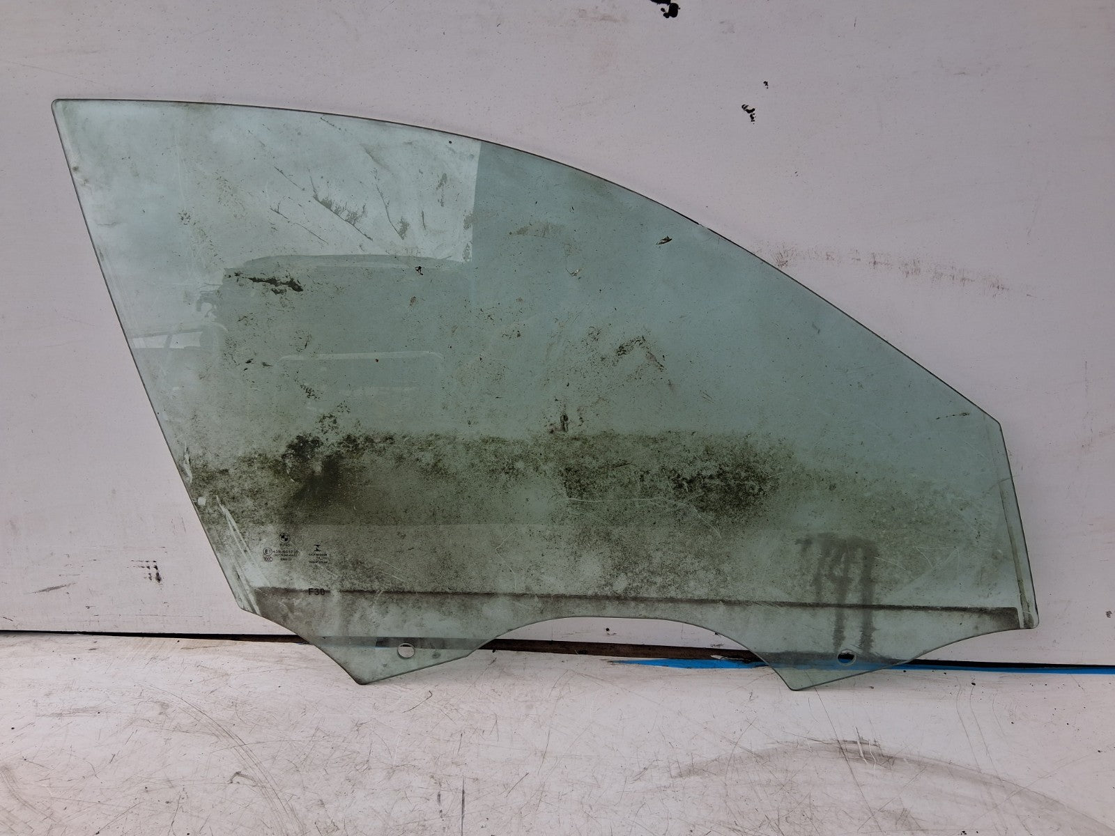 2015 BMW 3 SERIES F30 OSF DRIVER SIDE FRONT DOOR GLASS