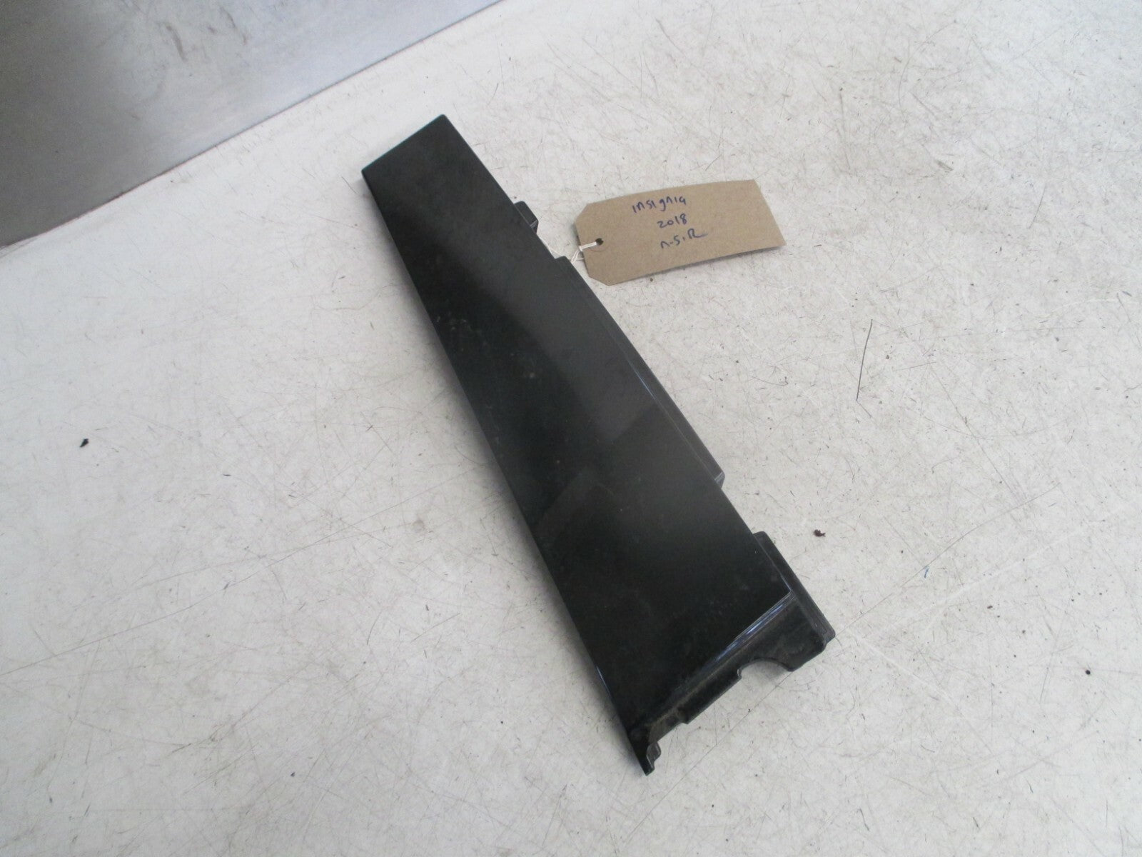VAUXHALL INSIGNIA MK2 2018 NSR PASSENGER  SIDE REAR DOOR PILLAR TRIM 39118657