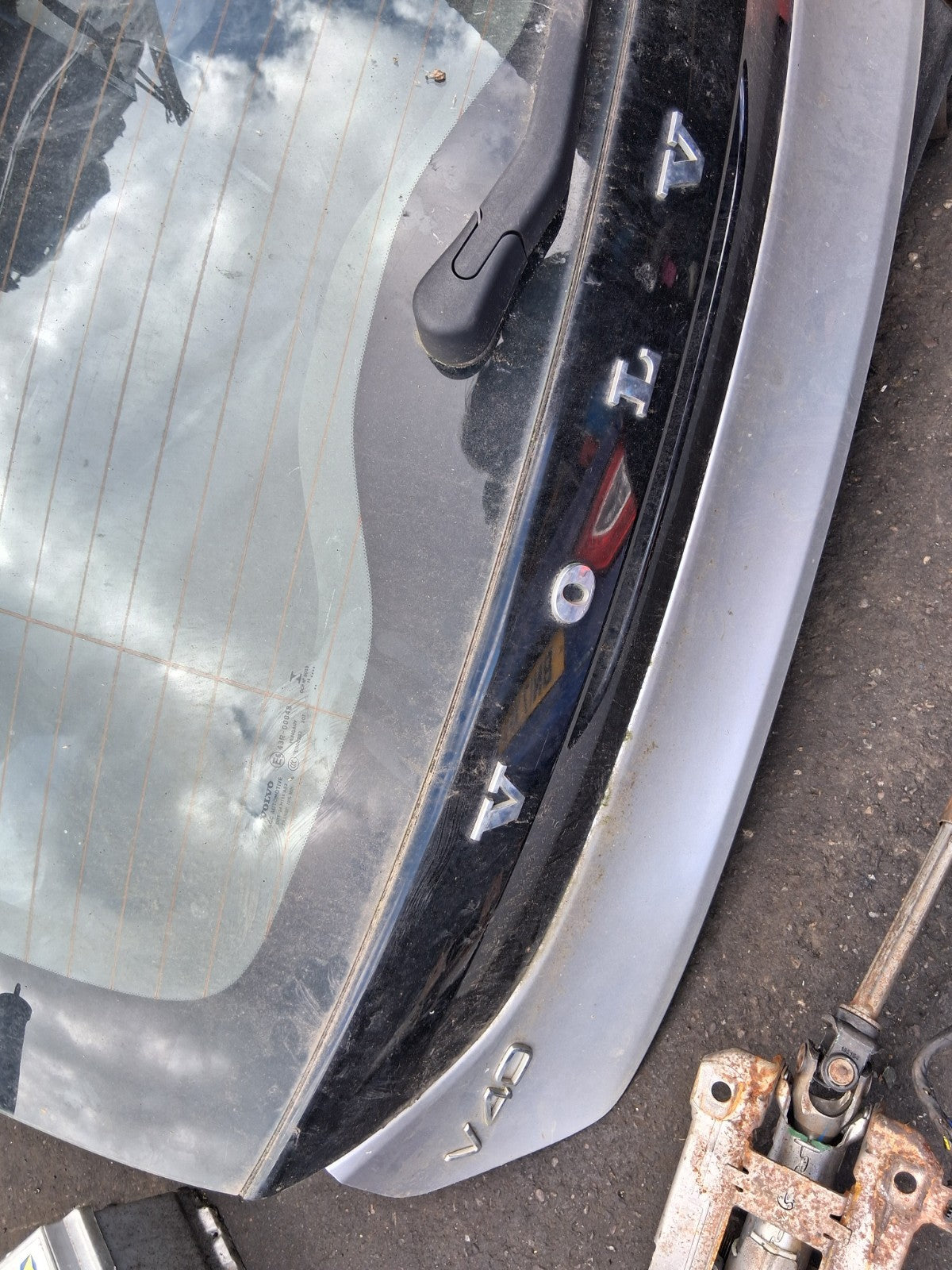 2016 VOLVO V40 D3 COMPLETE REAR TAILGATE BOOTLID SILVER