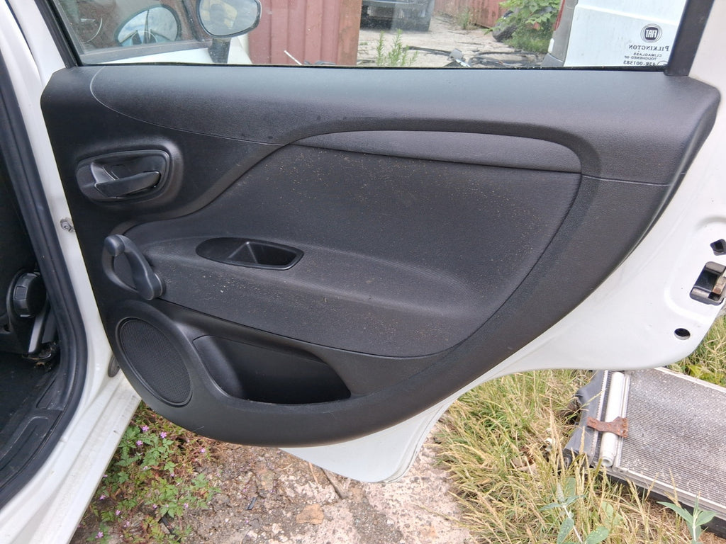 2014 FIAT PUNTO FACELIFT 5 DOOR MK3 OSR COMPLETE DRIVER SIDE REAR DOOR WHITE