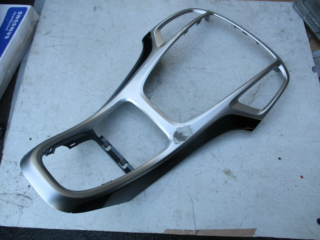 VAUXHALL ASTRA J MK6 2013 CENTRE CONSOLE SURROUND TRIM PIANO BLACK 13349237