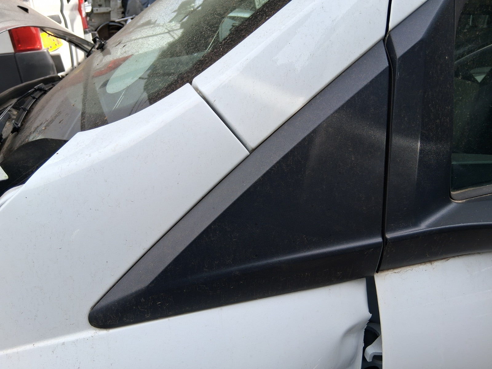 2024 FORD TRANSIT CONNECT MK2 NSF PASSENGER SIDE FRONT WING TRIM PLASTIC
