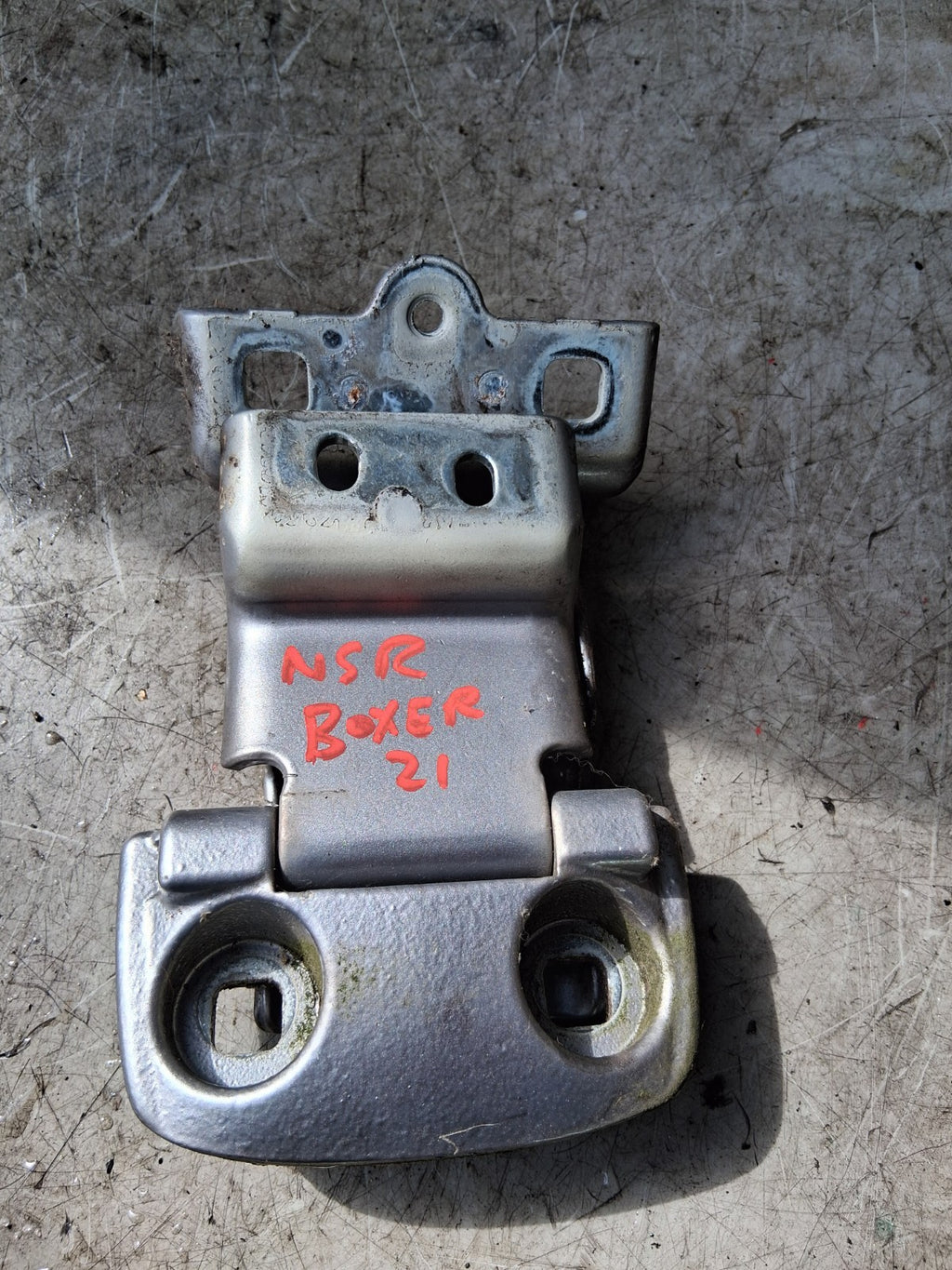 2021 PEUGEOT BOXER MK3 NSR PASSENGER SIDE REAR LEFT DOOR PAIR OF HINGES A048903