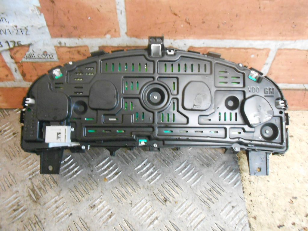 VAUXHALL SIGNUM 2004 2.2 DTI (Y22DTR) CLOCK SPEEDO INSTRUMENT CLUSTER 13140912SJ