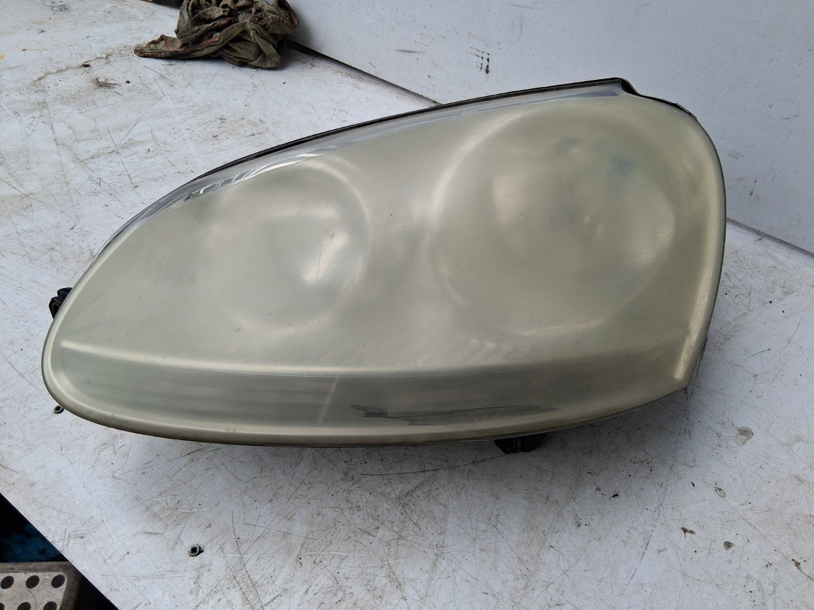 2007 VW VOLKSWAGEN GOLF MK5 NSF PASSENGER SIDE FRONT LEFT HEADLIGHT 1K6941005Q