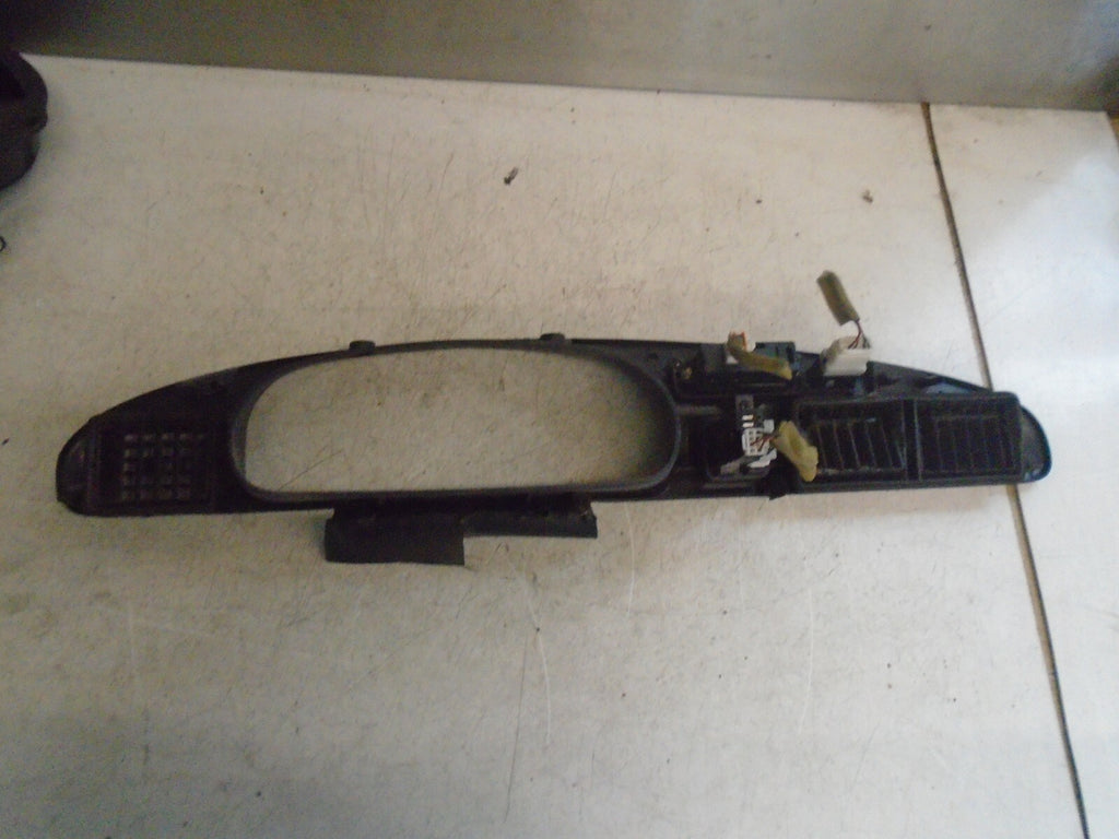 FORD RANGER MK1 2002 SPEEDOMETER SURROUND VENTS TRIM PANEL UM4855420