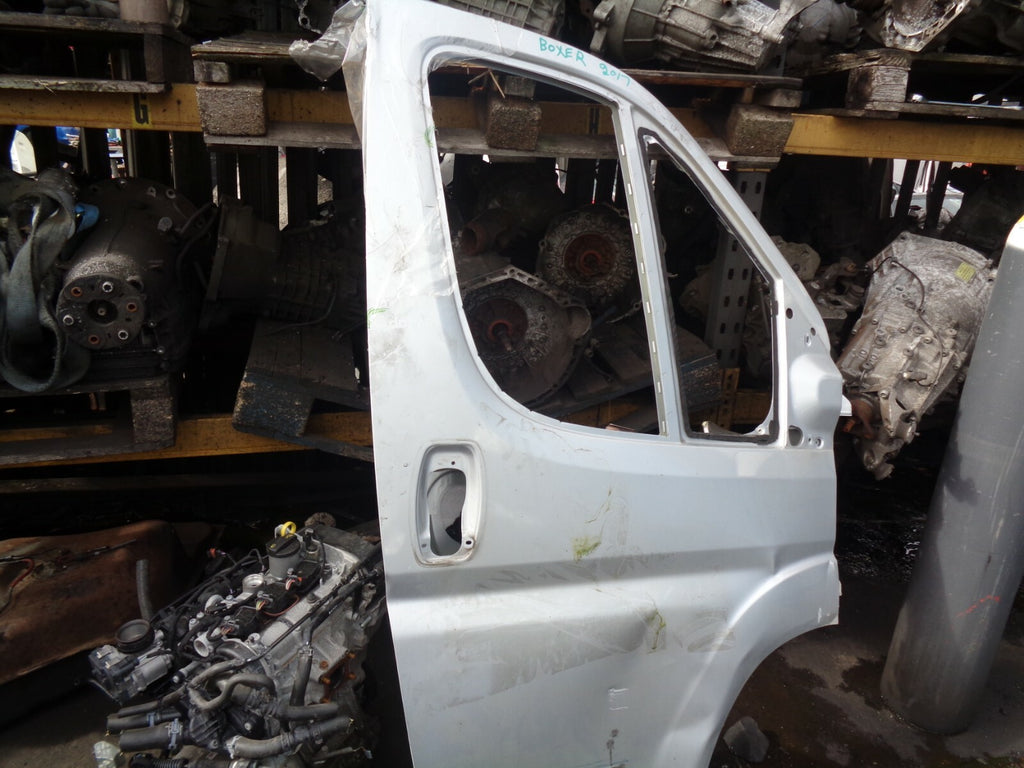 PEUGEOT BOXER MK3 2017 5 DOOR VAN SILVER OS DOOR DAMAGED