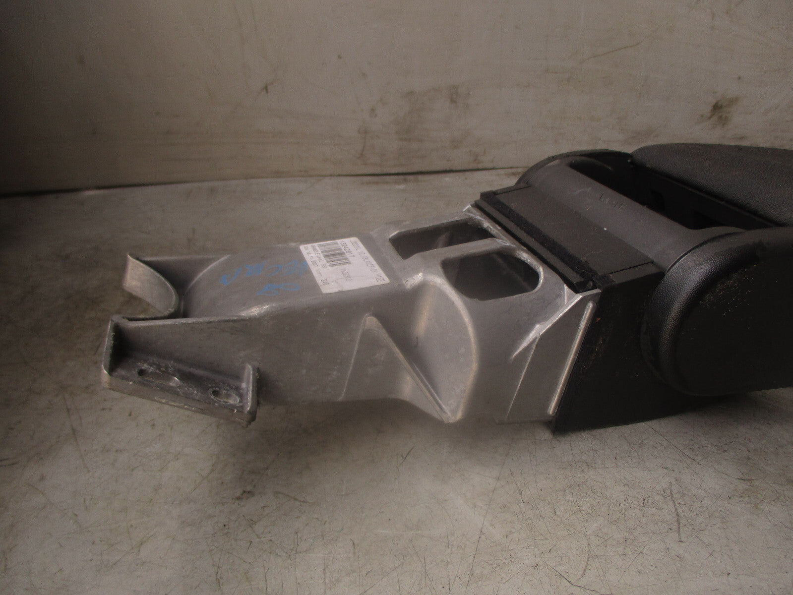 2007 VAUXHALL VECTRA C CENTRAL ADJUSTABLE ARMREST 13242817