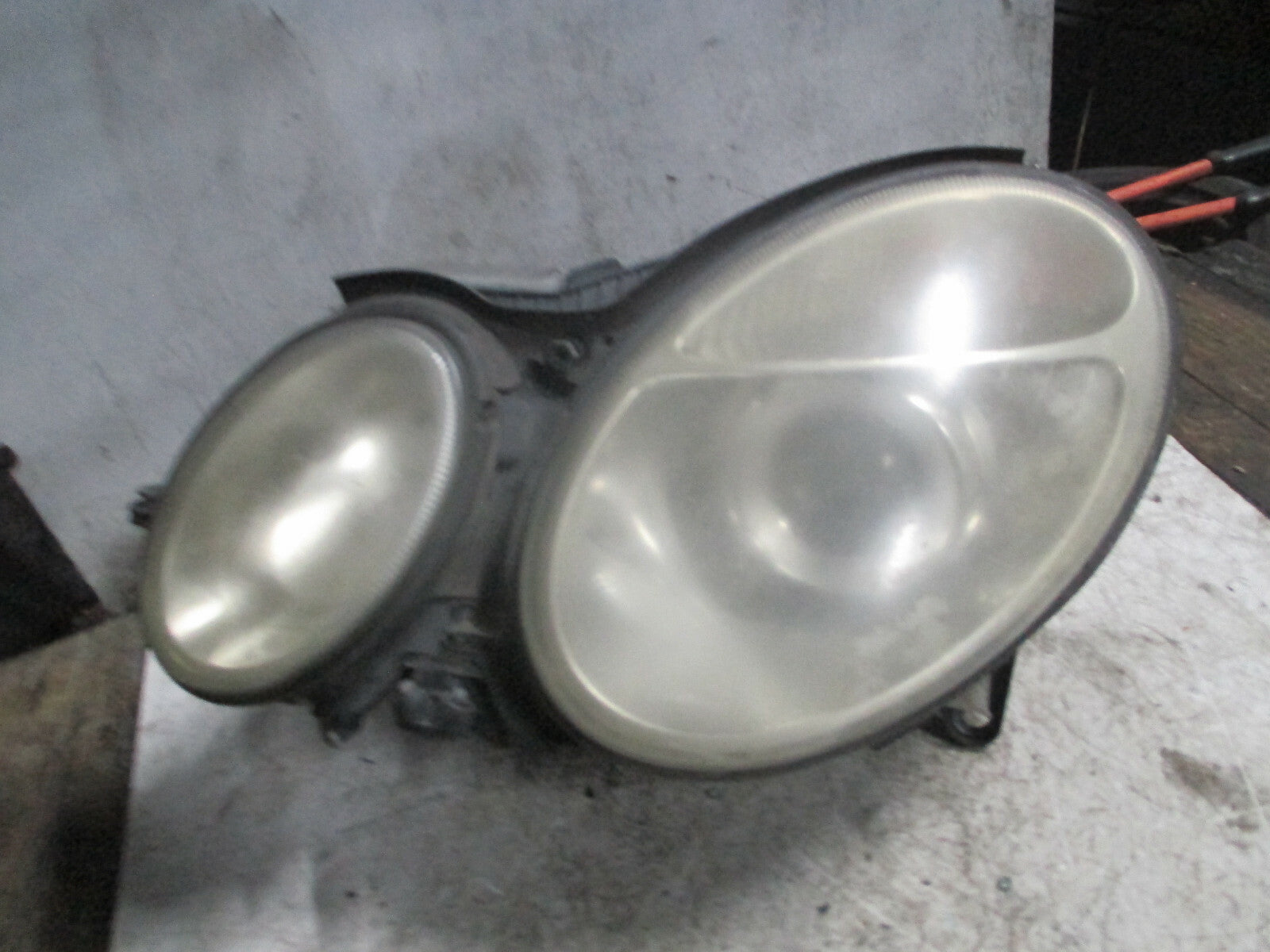 MERCEDES BENZ E CLASS W211 2004 FRONT PASSENGER SIDE HEADLIGHT HEADLAMP