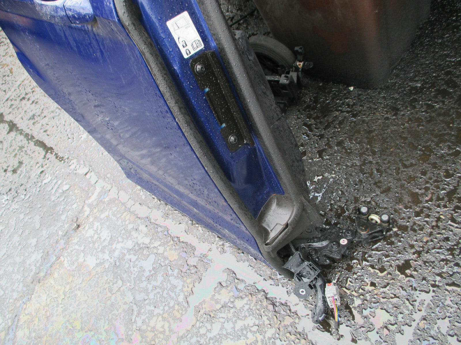 FORD B MAX 2017 OSR DRIVER SIDE REAR SLIDING COMPLETE DOOR BLUE