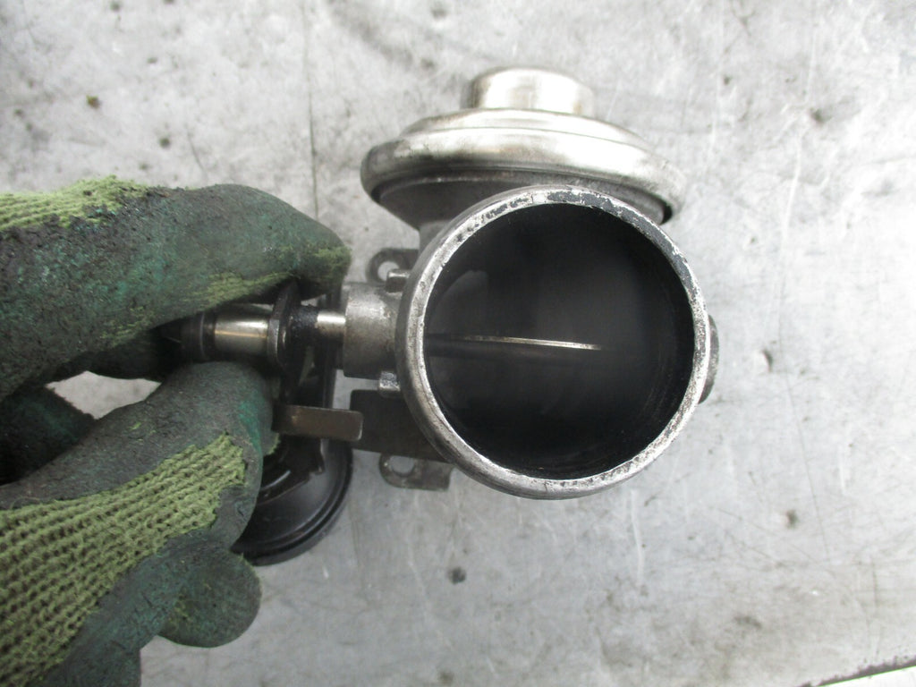 VW VOLKSWAGEN GOLF MK4 1.9 TDI EGR VALVE 038129637B