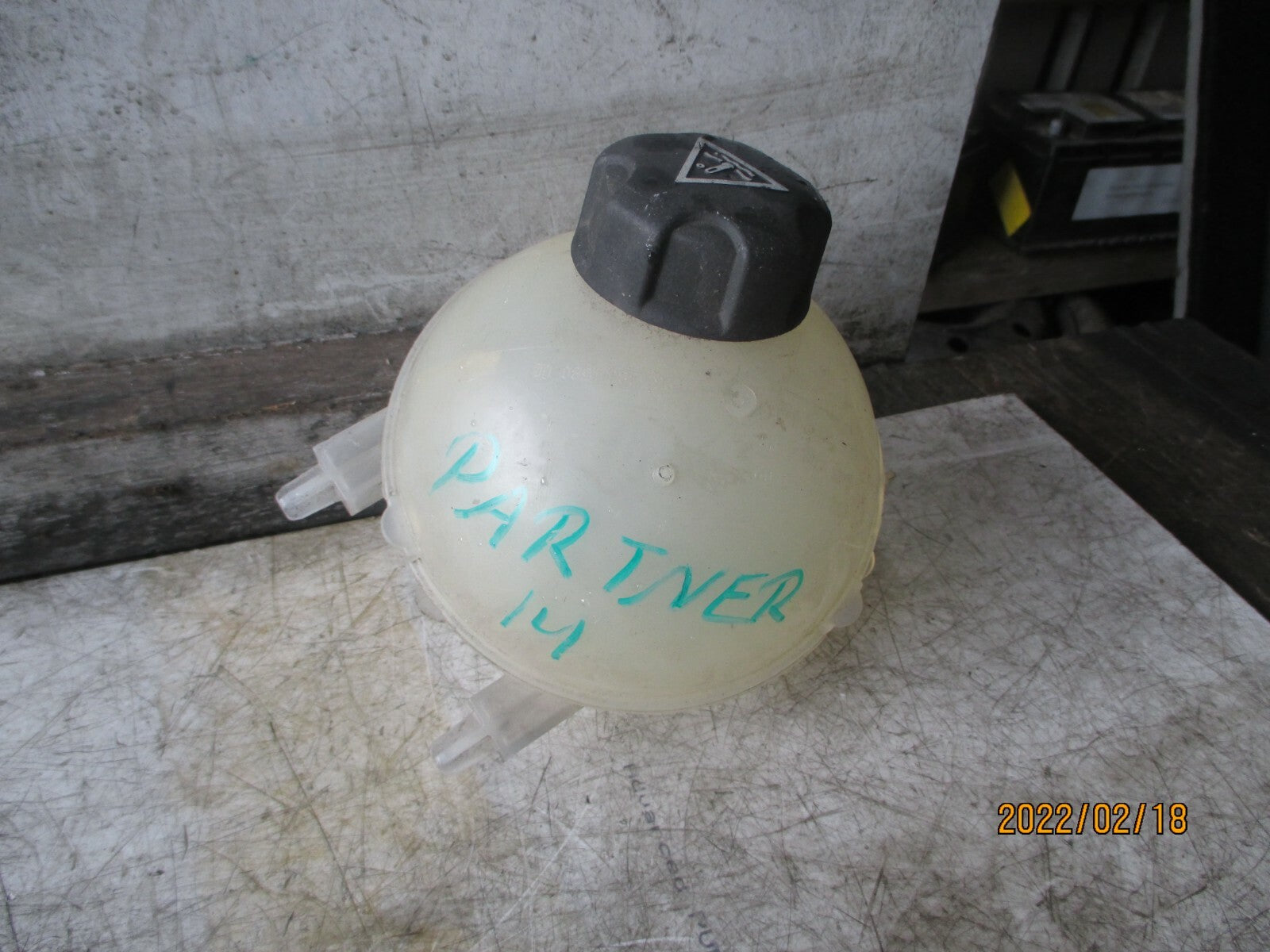 PEUGEOT PARTNER 2014 1.6 DIESEL COOLANT EXPANSION TANK