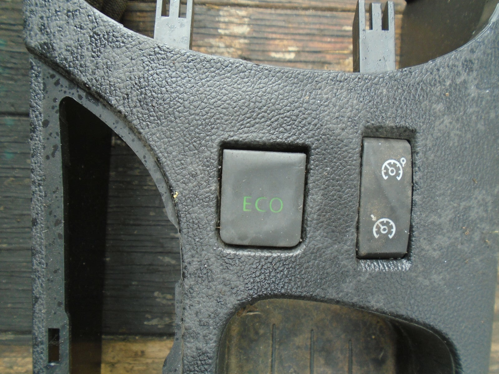 RENAULT CLIO MK4 CENTRE CONSOLE AND HANDBRAKE SURROUND TRIM 969109320