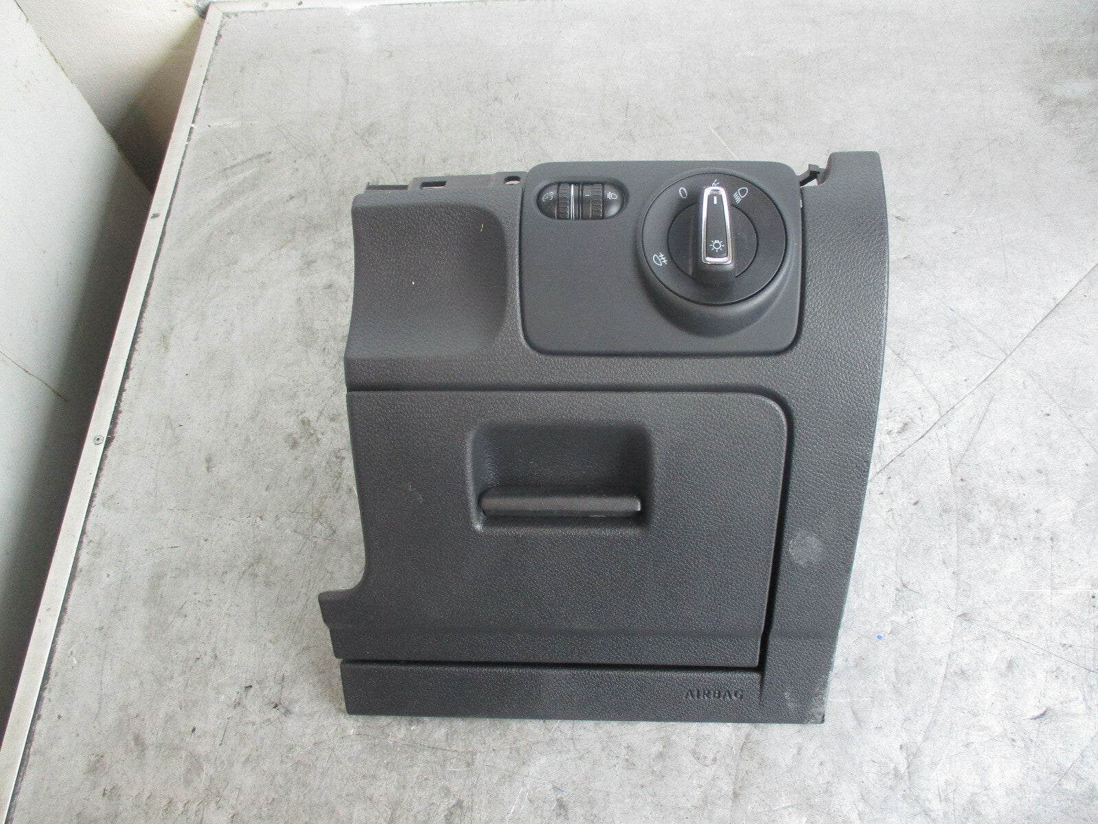 VW VOLKSWAGEN GOLF MK6 OS DRIVER SIDE GLOVE BOX WITH HEADLIGHT SWITCH 5K2857919