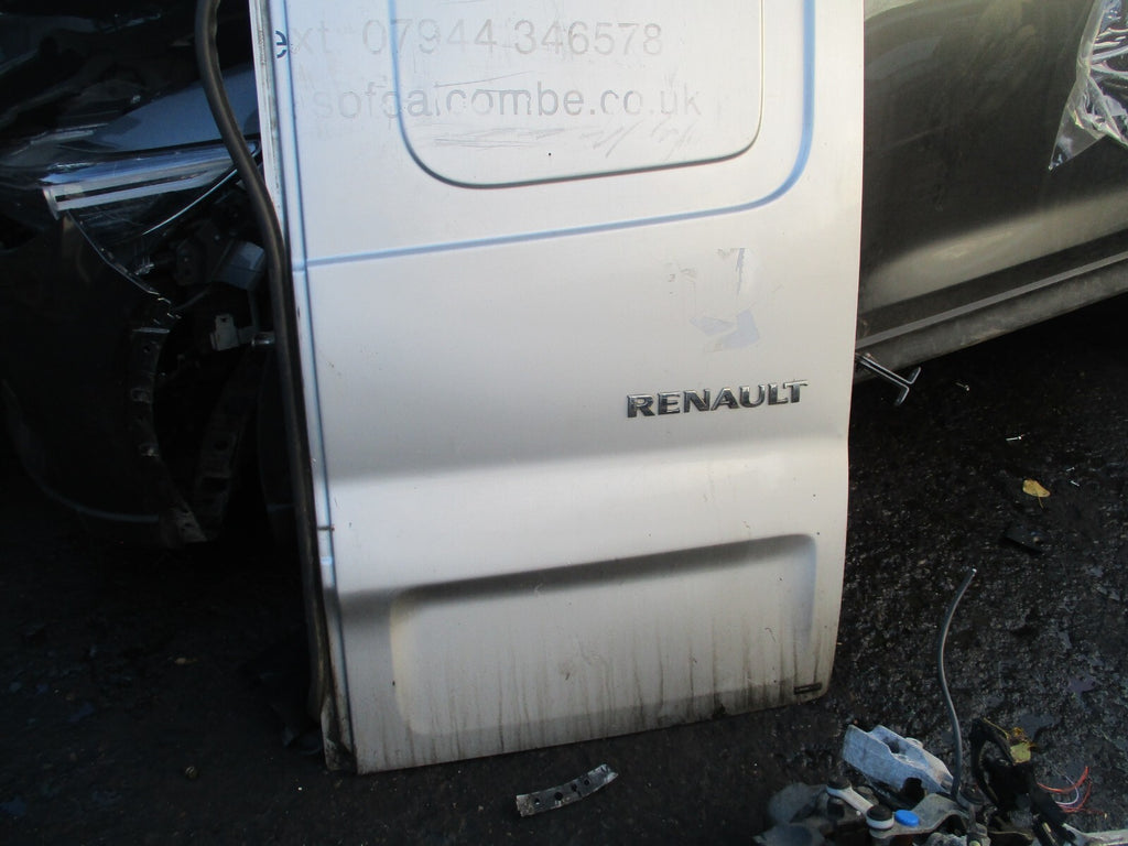 2015 RENAULT TRAFIC X82 HIGH ROOF OSR DRIVER SIDE REAR COMPLETE DOOR SILVER