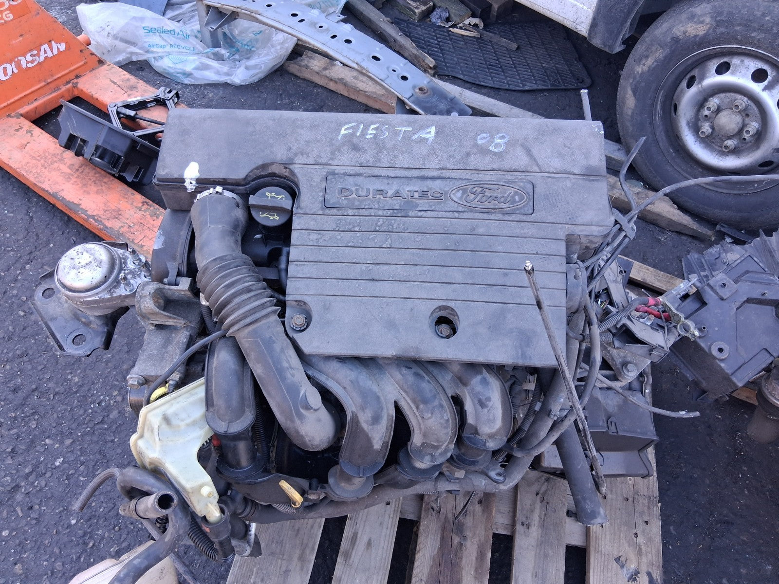 2006 FORD FIESTA MK6 1.4 PETROL COMPLETE ENGINE FXJA MILES 162K