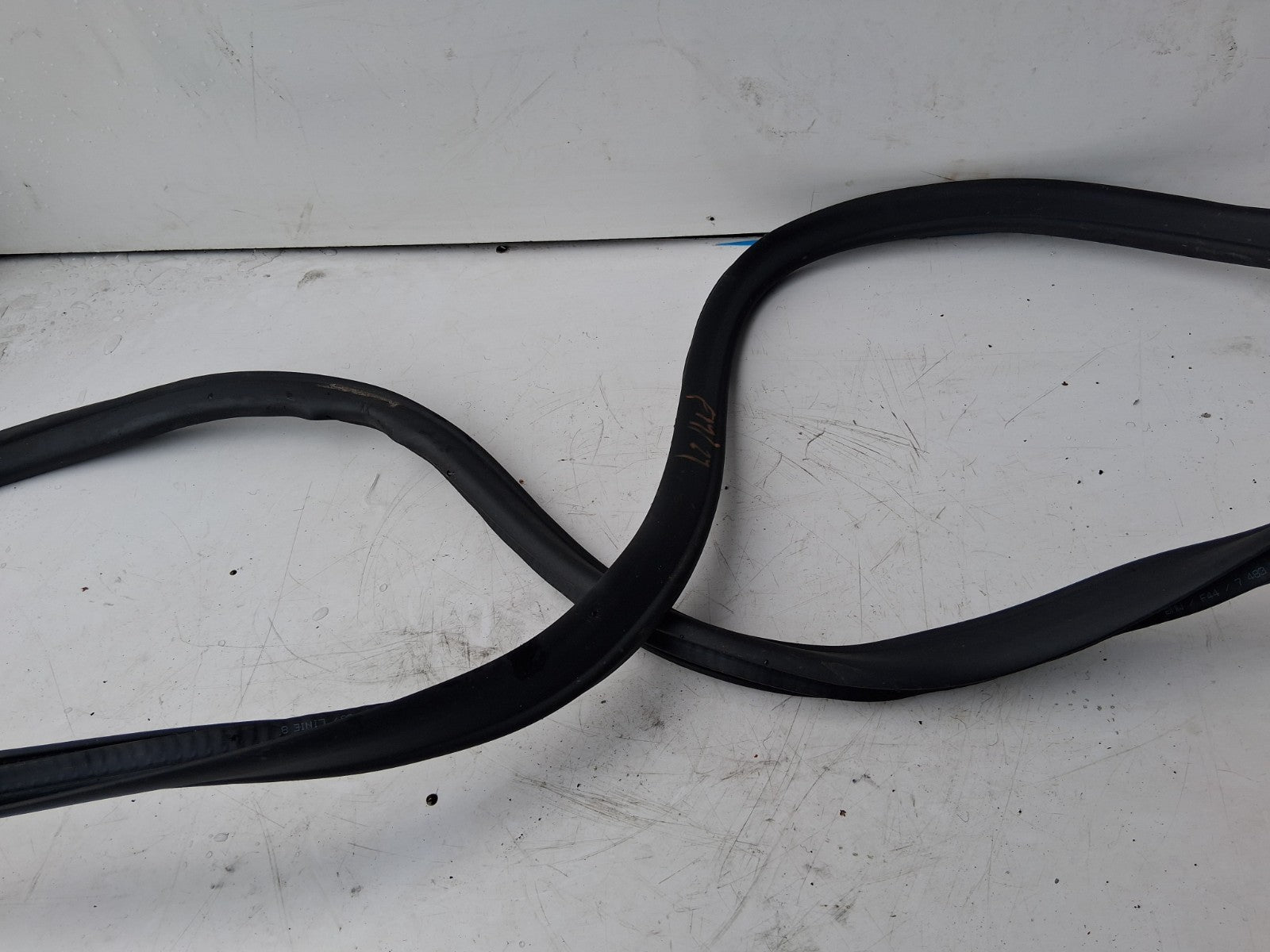 2024 BMW 2 SERIES F44 COUPE OSR DRIVER SIDE REAR RIGHT DOOR RUBBER SEAL 22336711