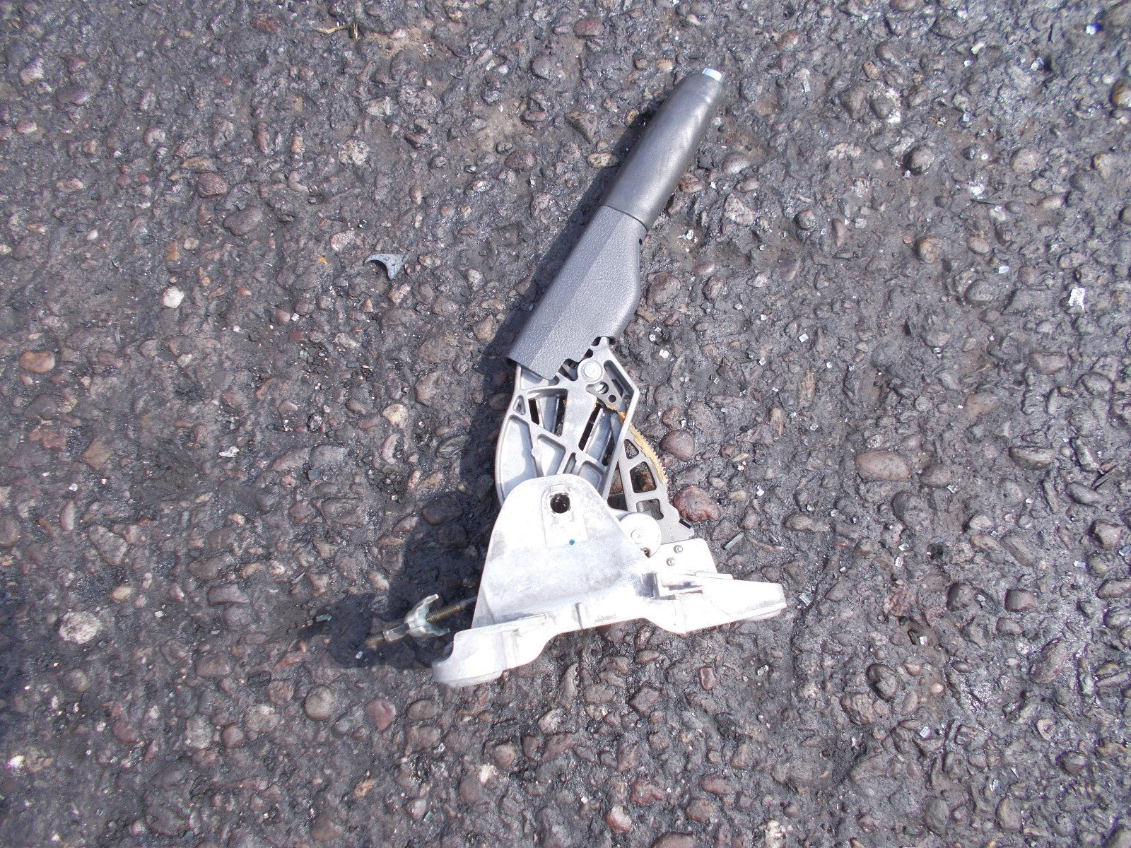VOLKSWAGEN GOLF MK5 HANDBRAKE HANDLE 1K0711303