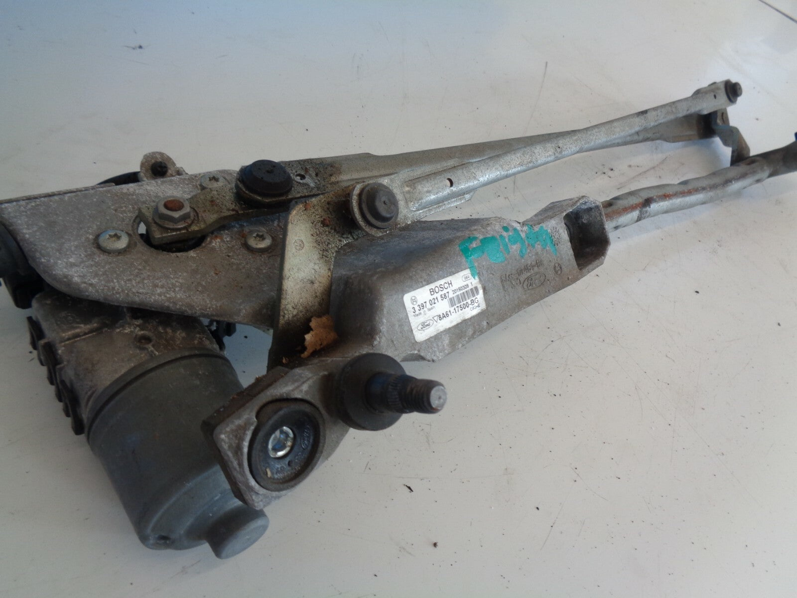 FORD FIESTA 2015 MK7 WINDSCREEN WIPER MOTOR WITH LINKAGE 8A6117500BG