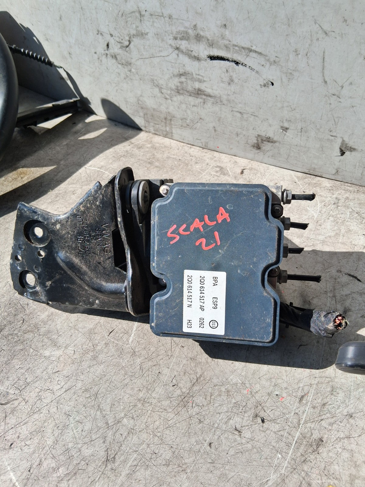 2021 SKODA SCALA ABS PUMP CONTROL MODULE 2Q0614517AP