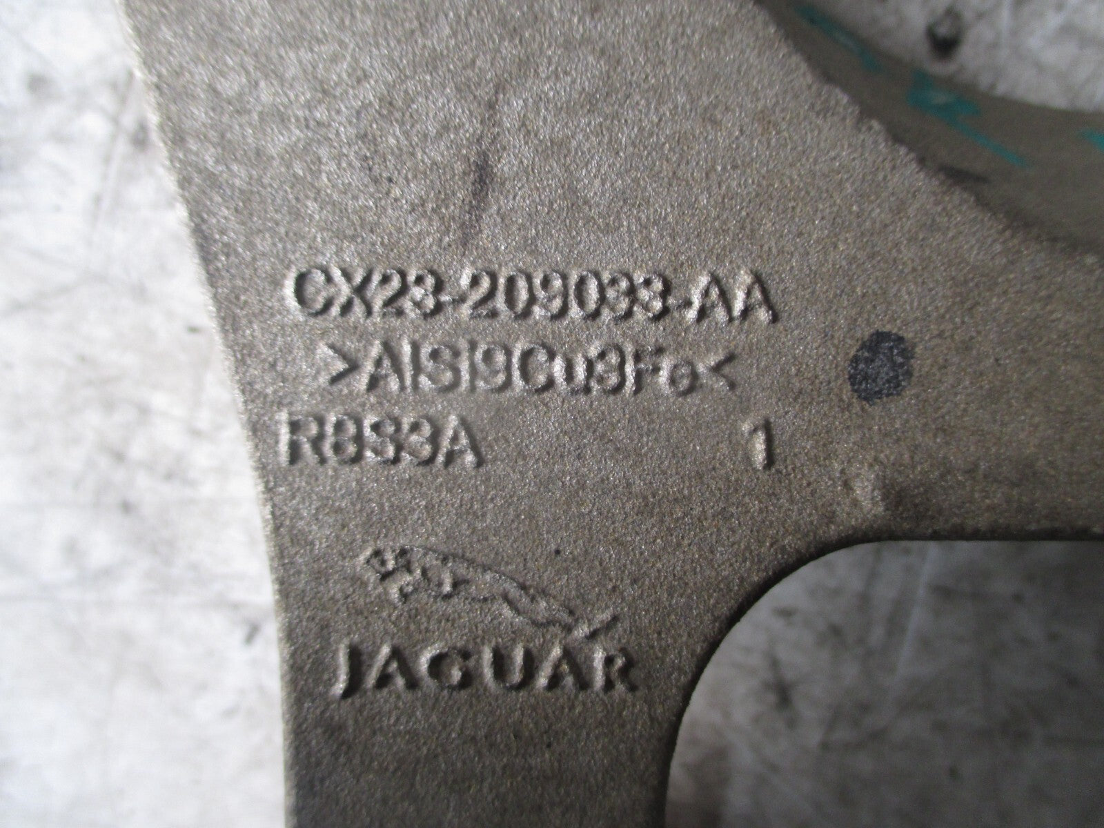 JAGUAR XF 2015 X250 ENGINE MOUNT BRACKET CX23209033AA